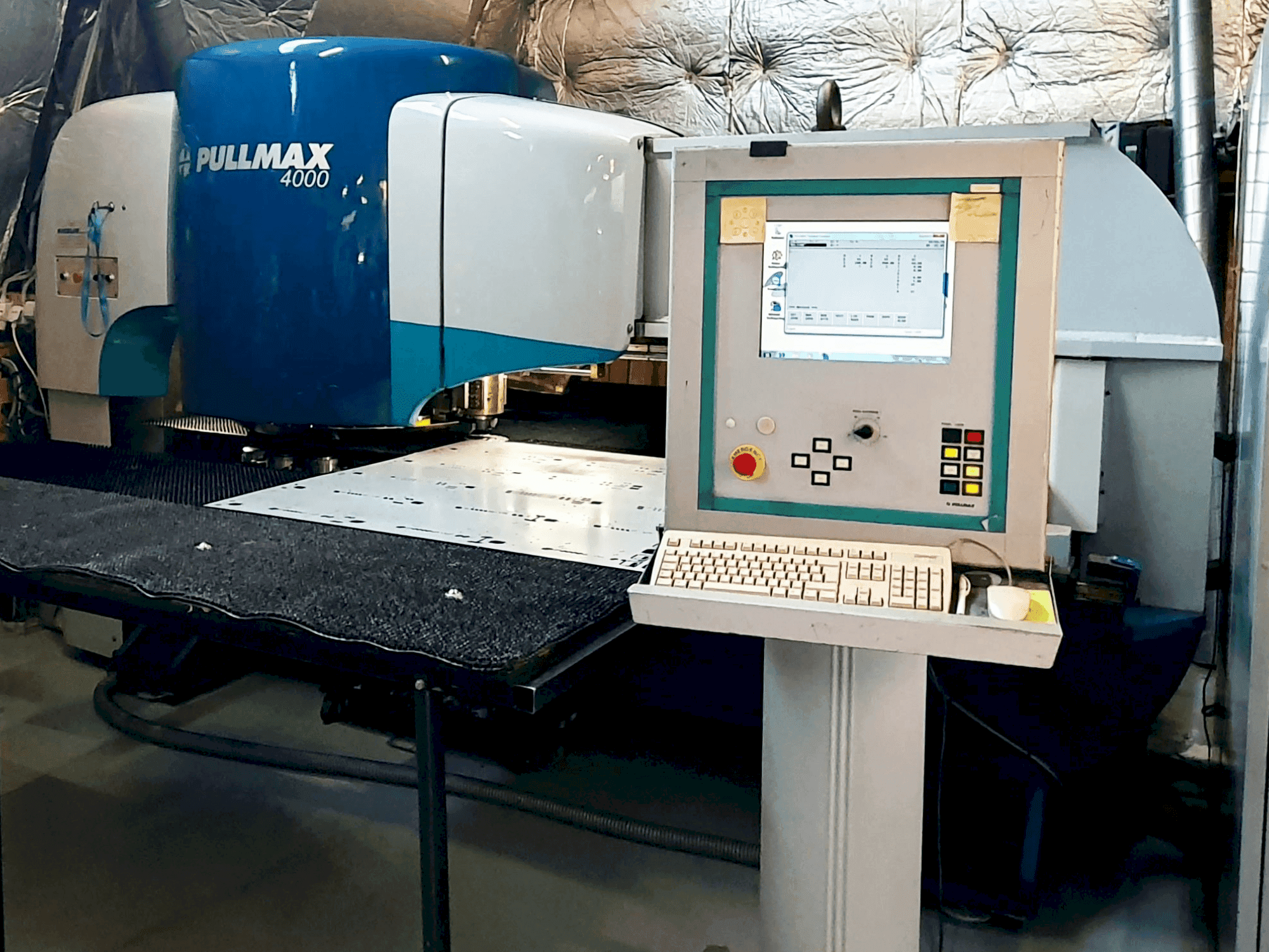 A Pullmax 4000 gép elölnézete