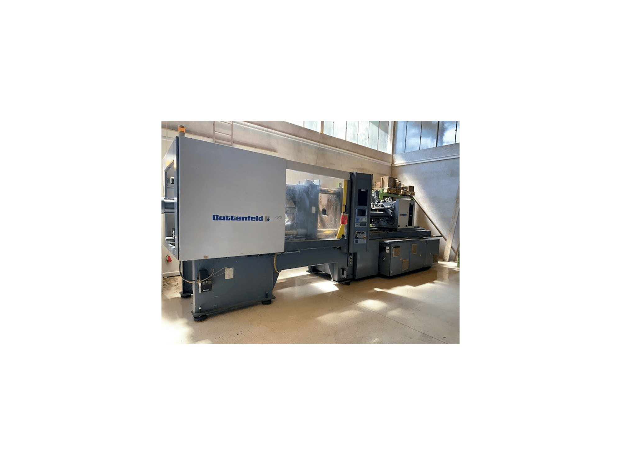 A Battenfeld BA 3500/1900 BK gép oldalnézete