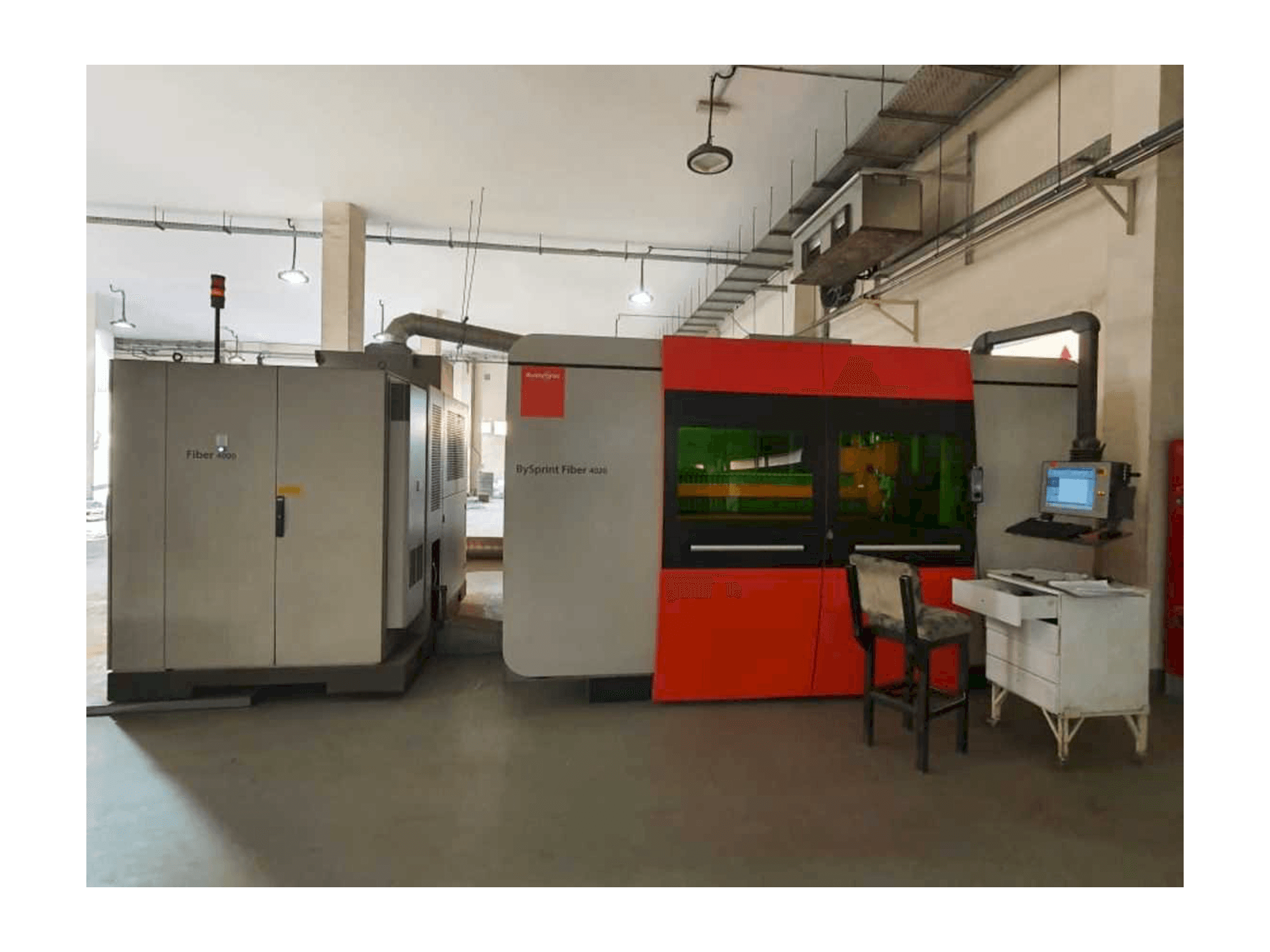 A Bystronic BySprint Fiber 4020 gép elölnézete