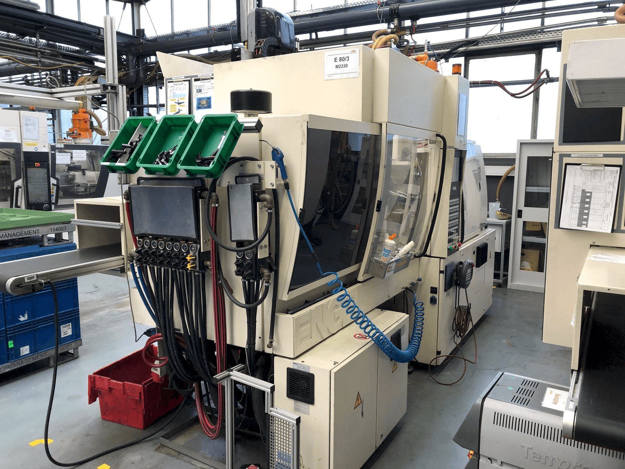 A ENGEL Victory 330/80 gép elölnézete