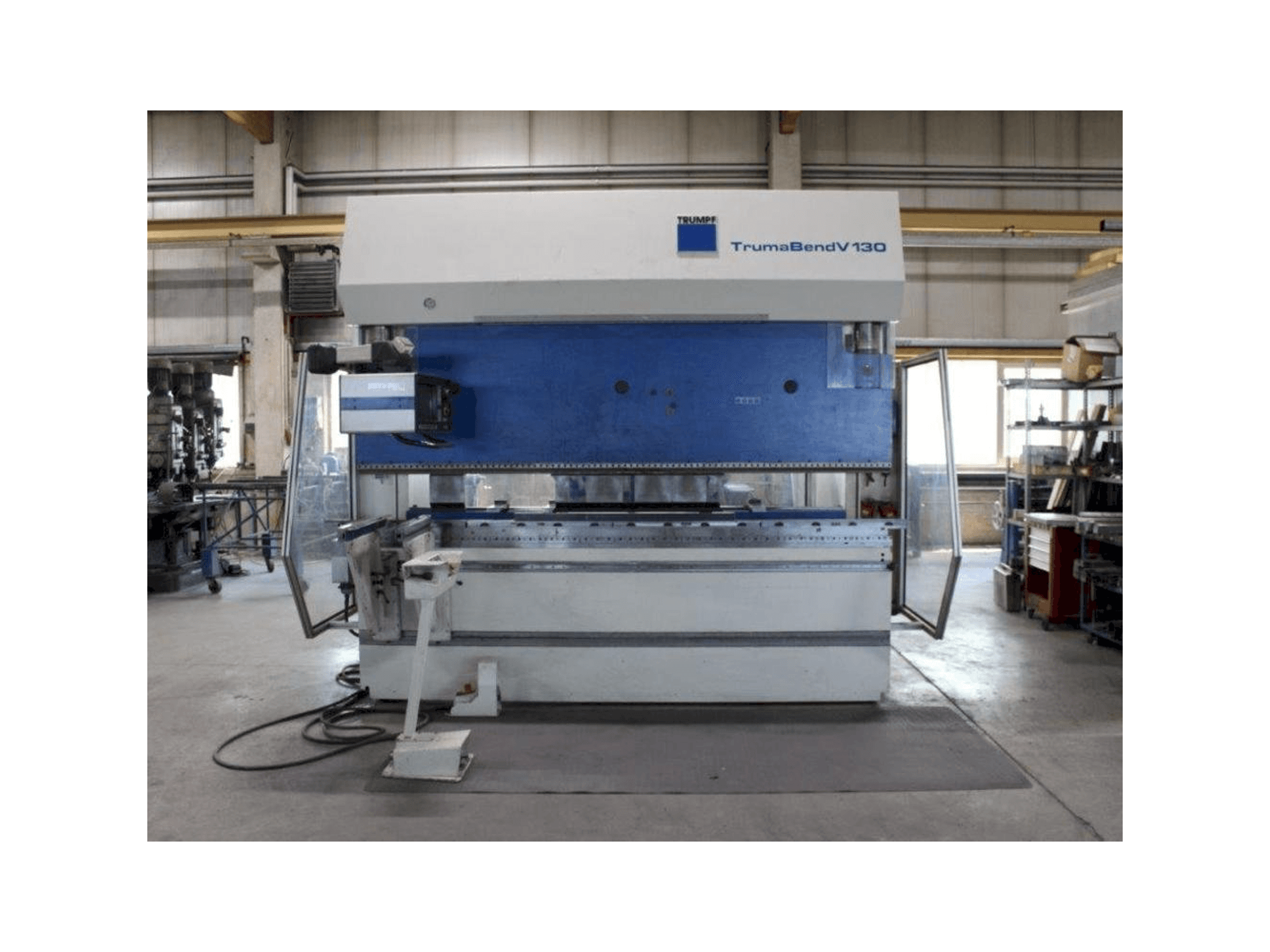 A Trumpf TrumaBend V130 gép elölnézete