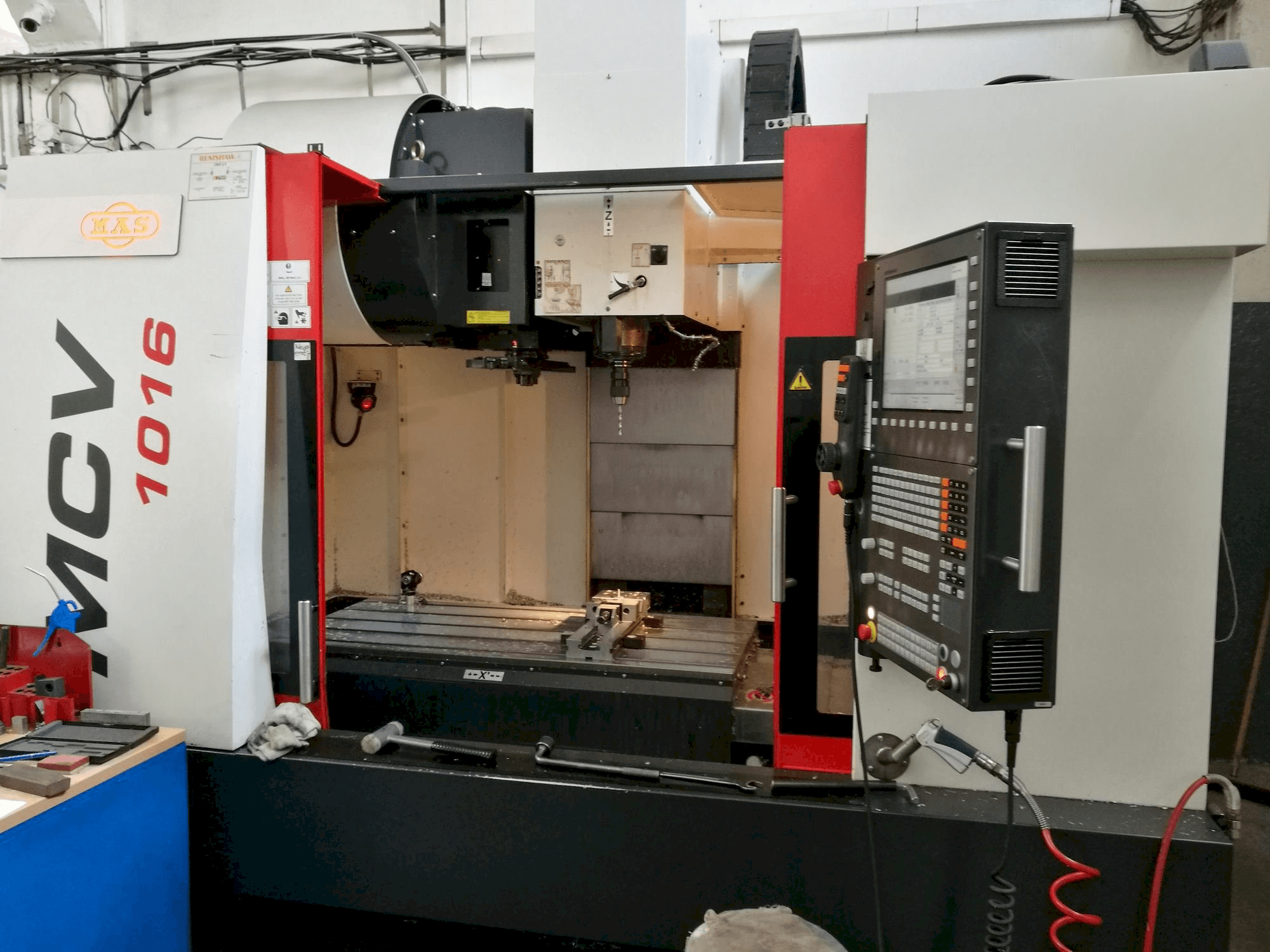 A KOVOSVIT MAS MCV 1016 Quick gép elölnézete