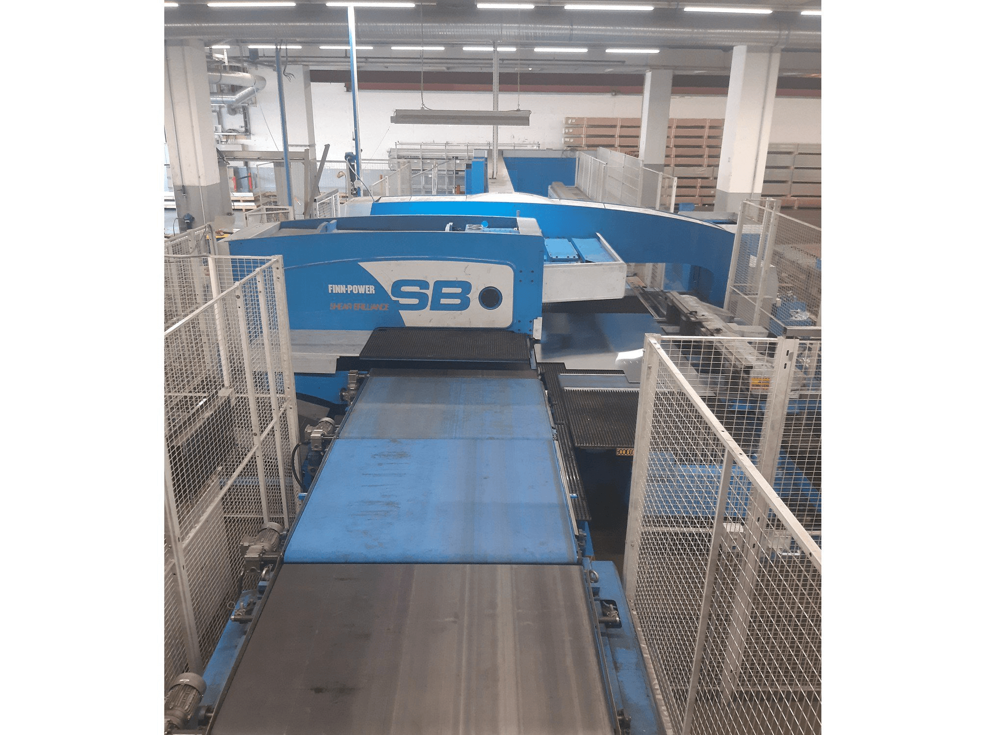 A Prima Power SB8 gép elölnézete