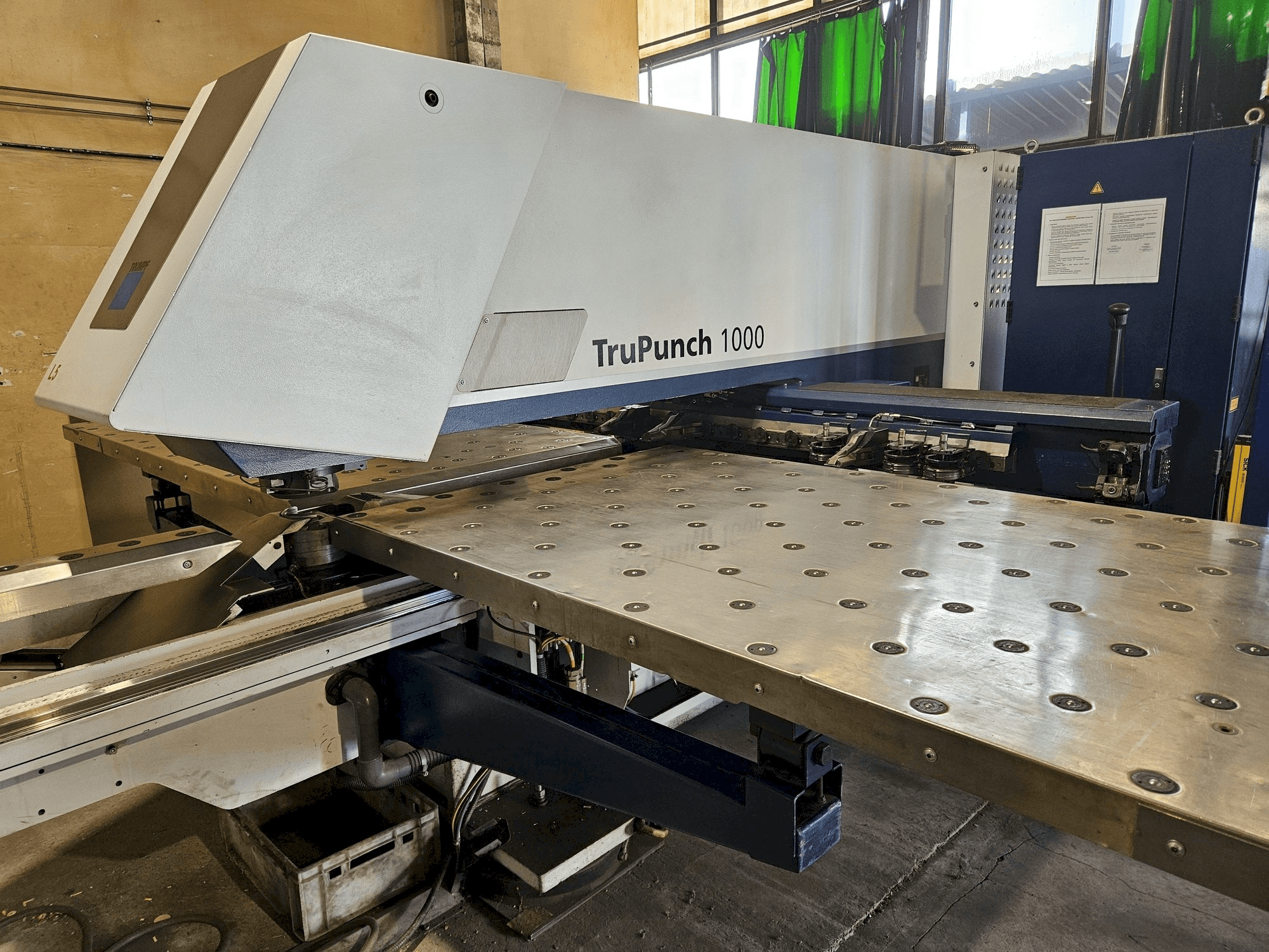 A Trumpf TruPunch 1000 gép elölnézete
