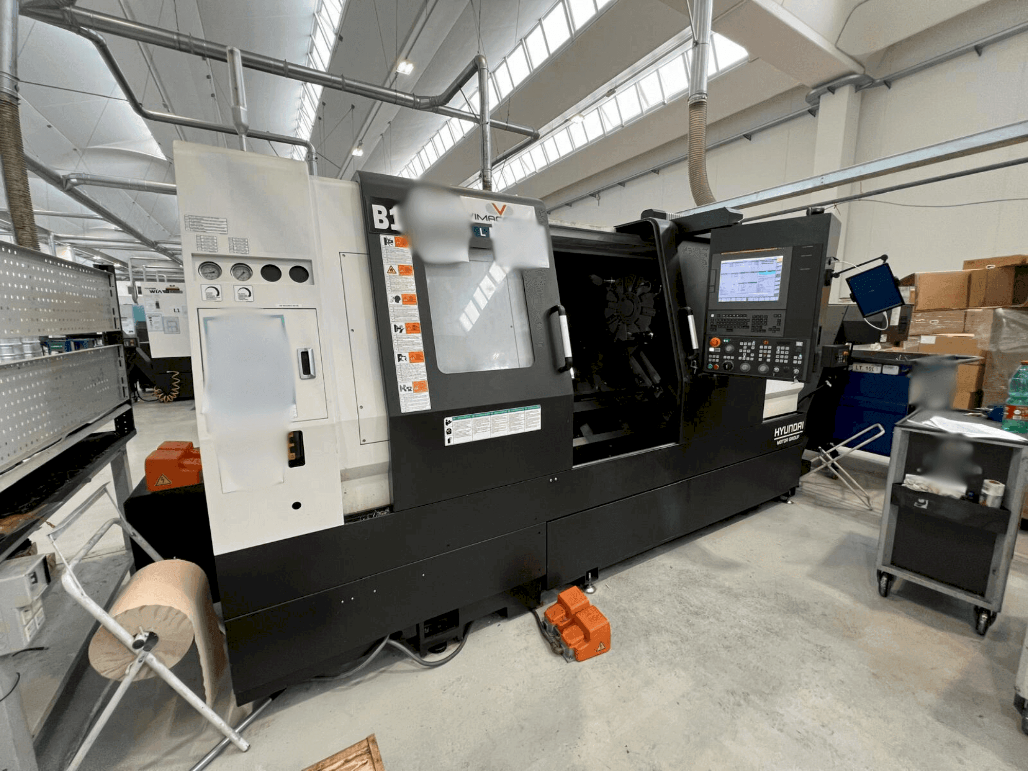 A Hyundai Wia L400C gép elölnézete