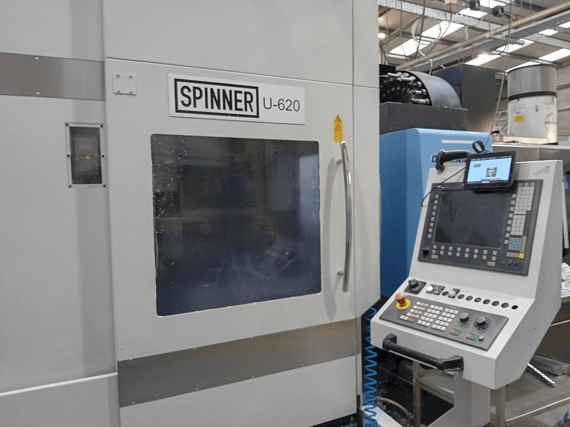 A SPINNER U5-620 gép elölnézete