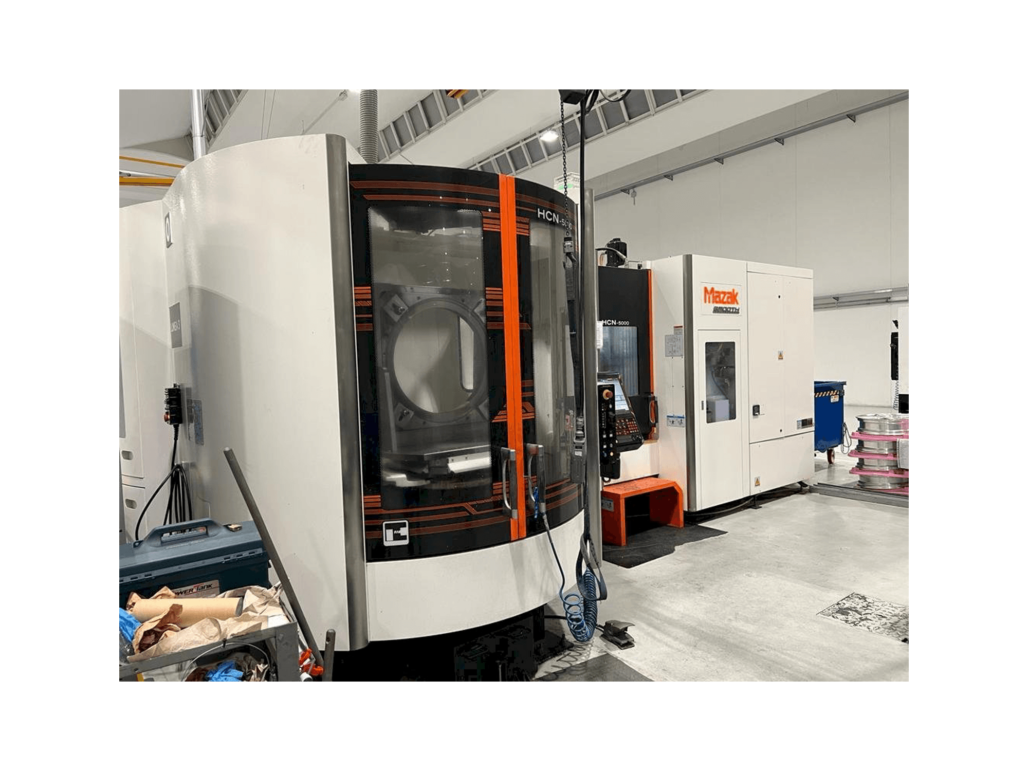 A Mazak HCN-5000 gép elölnézete