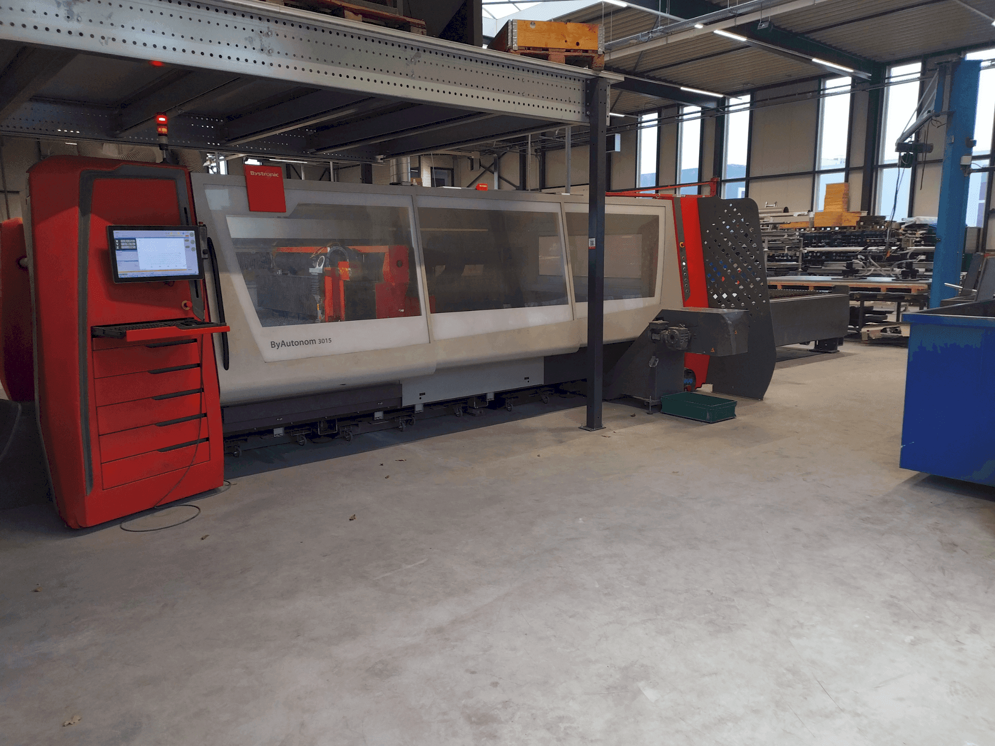 A Bystronic ByAutonom 3015 gép elölnézete