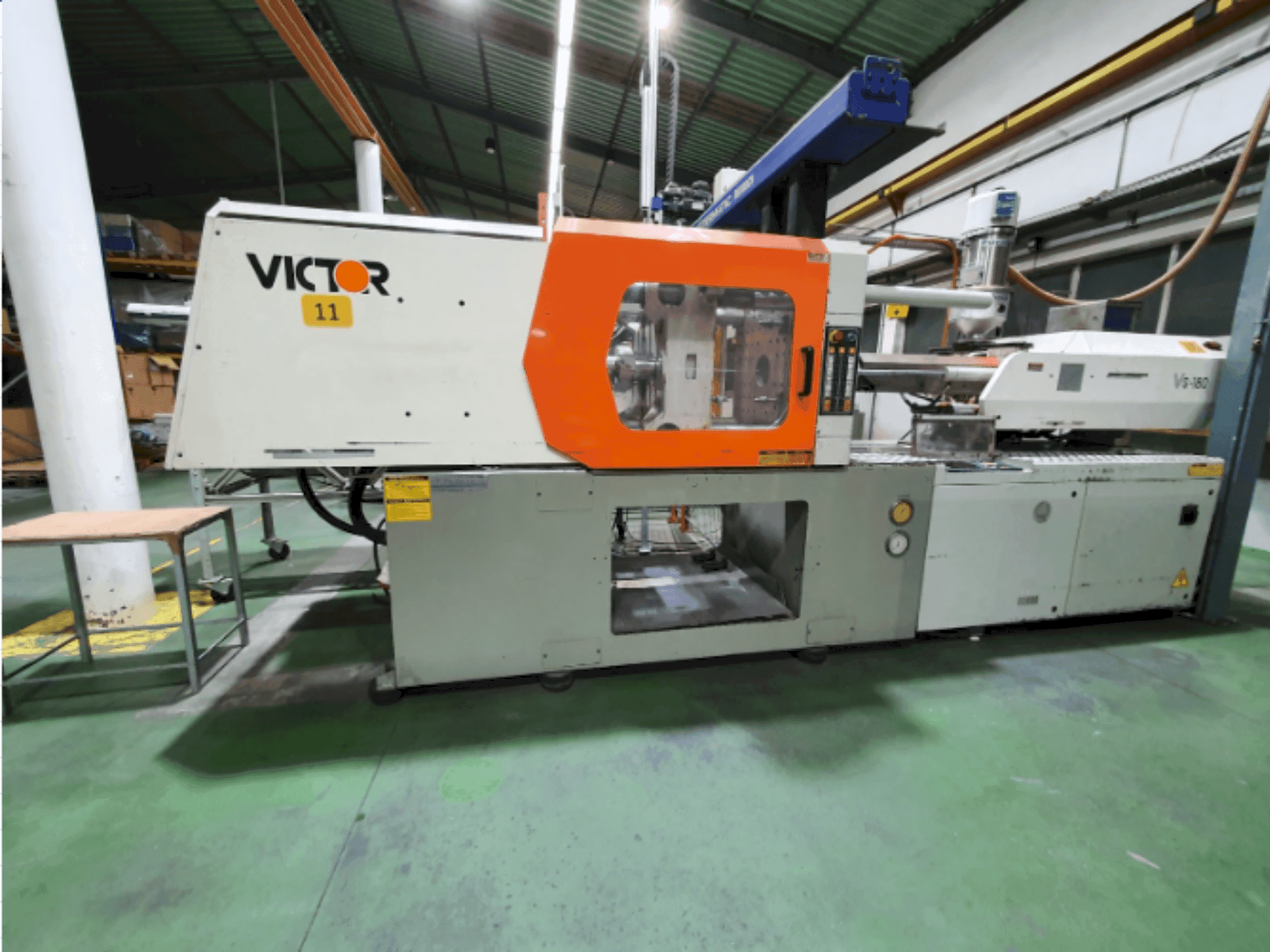 A Victor VS180 gép elölnézete