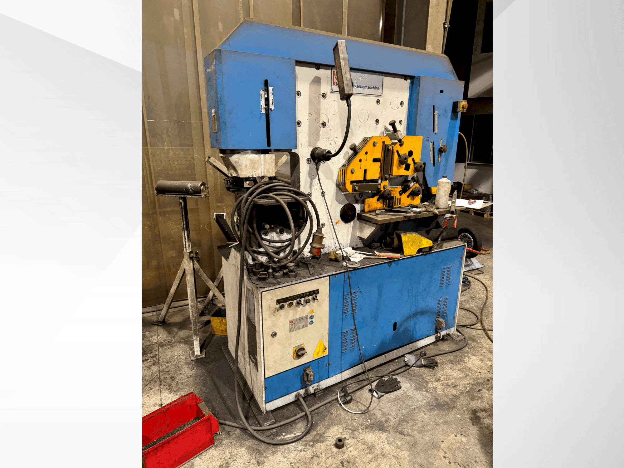 A KNUTH HPS 80/1500 gép elölnézete