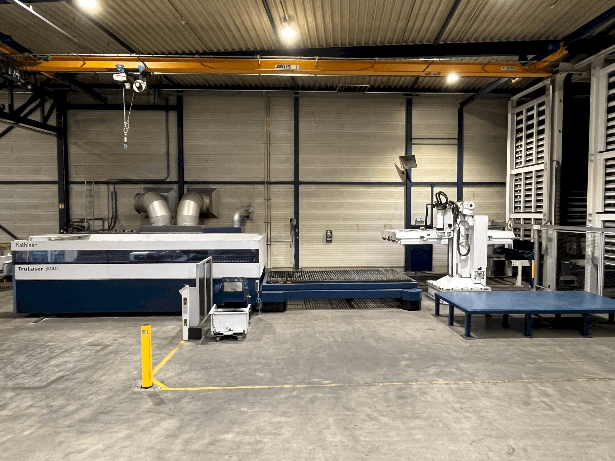 A Trumpf TruLaser 3040 6kW CO2 + Liftmaster gép elölnézete