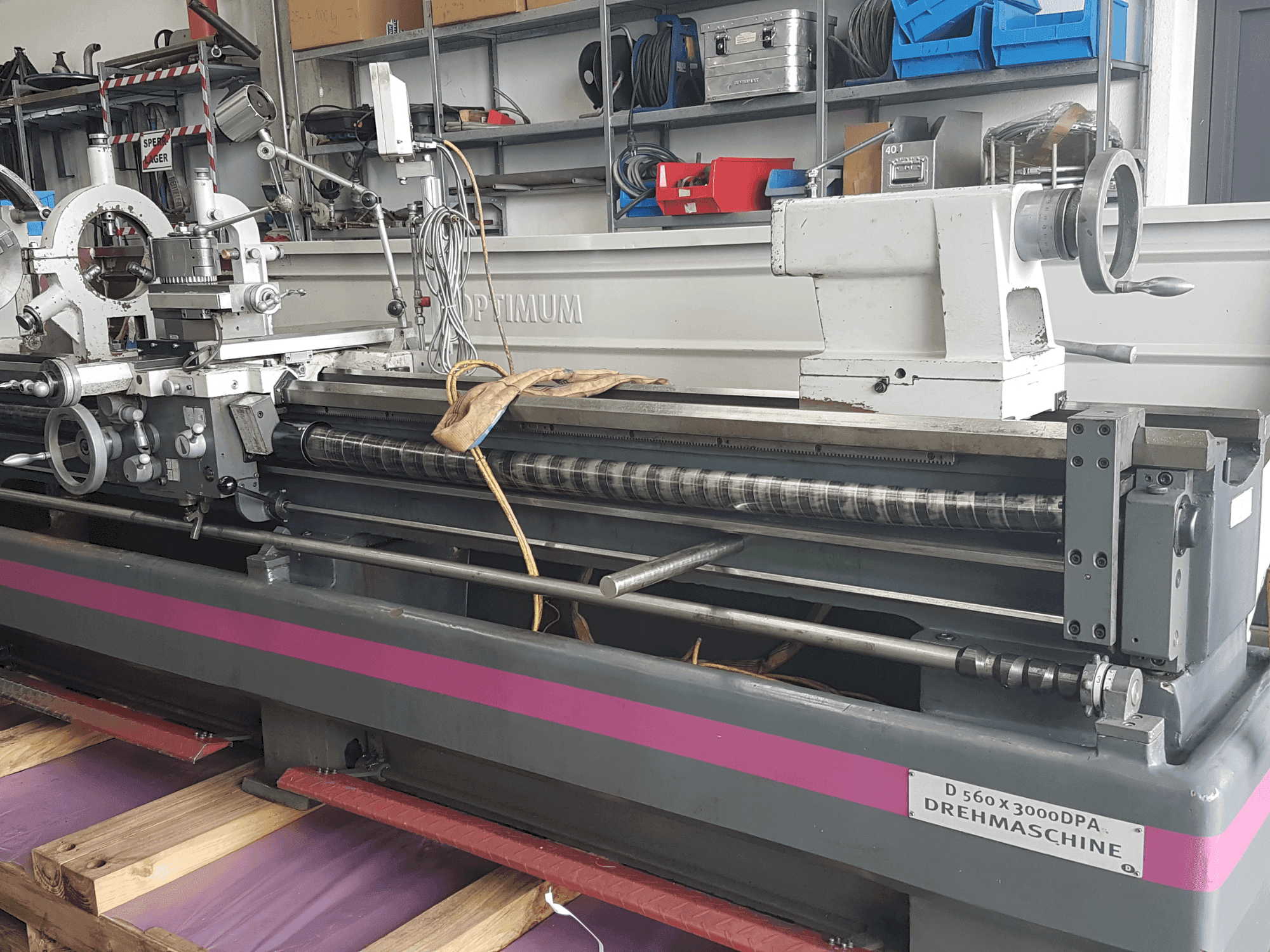 A Optimum D 5600x3000 gép elölnézete