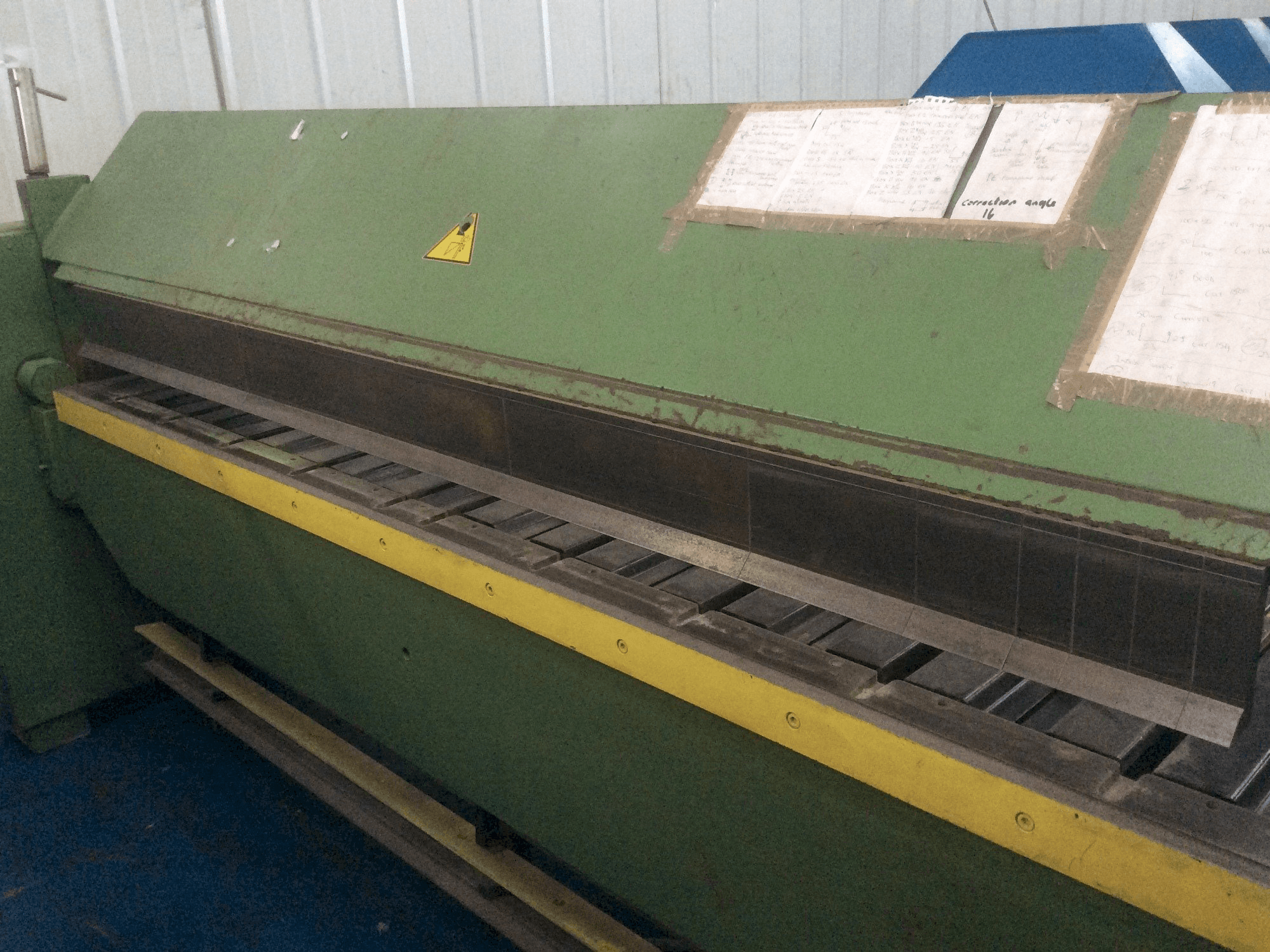 A Schechtl MAB 250/CNC gép jobb nézete