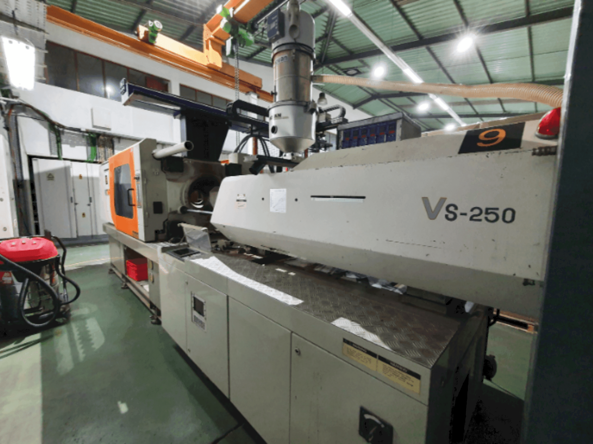 A Victor VS-250 gép elölnézete