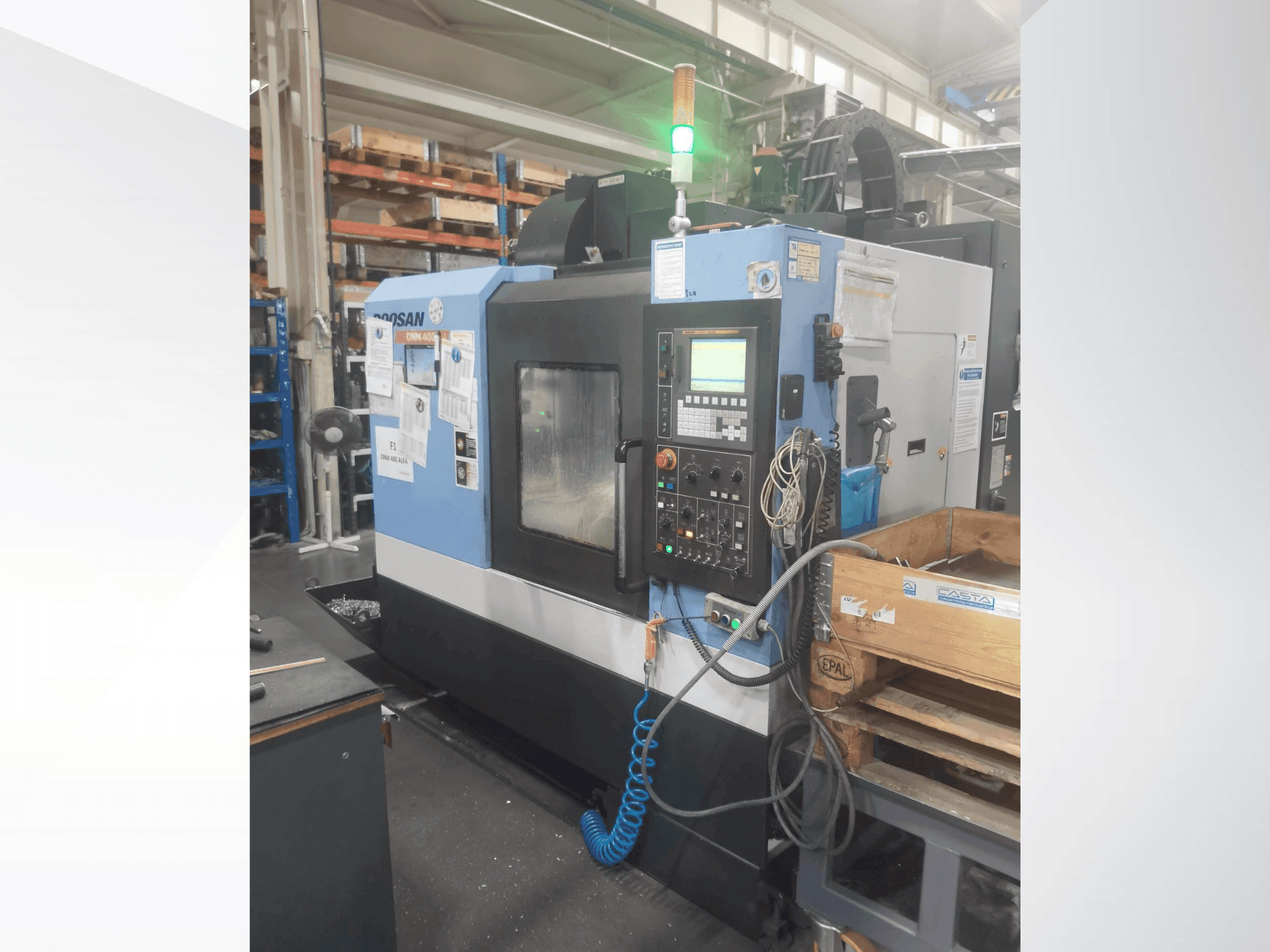 A DOOSAN DNM 400A gép elölnézete