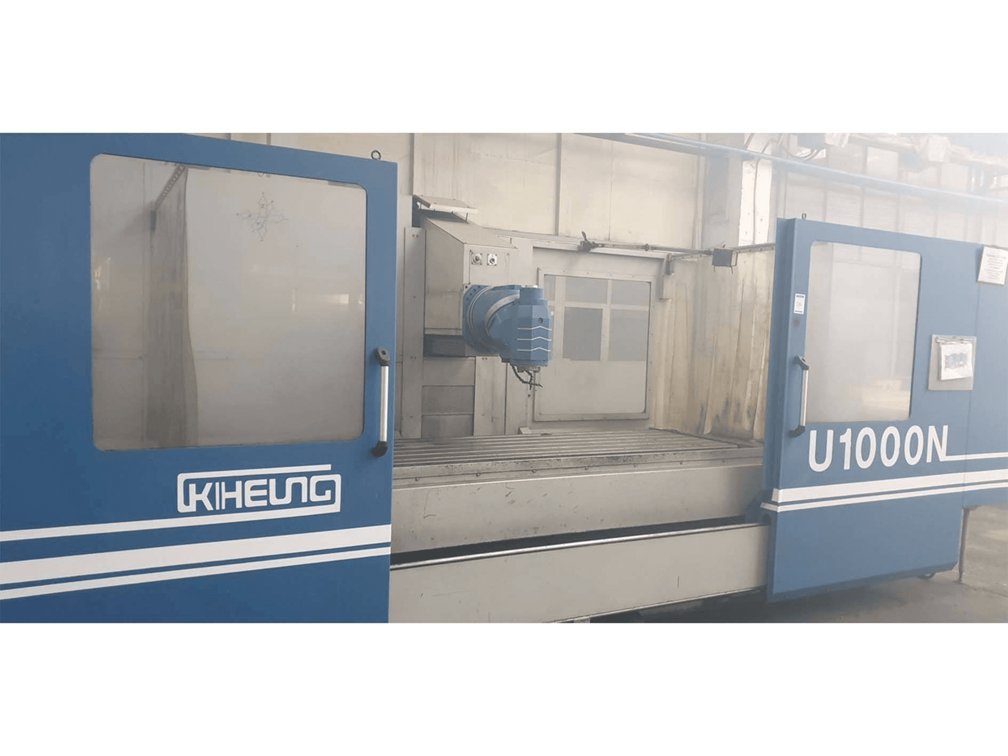 A KIHEUNG U1000N gép elölnézete