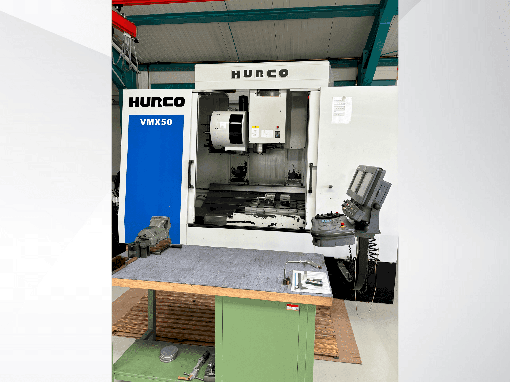 A Hurco VMX50 gép elölnézete