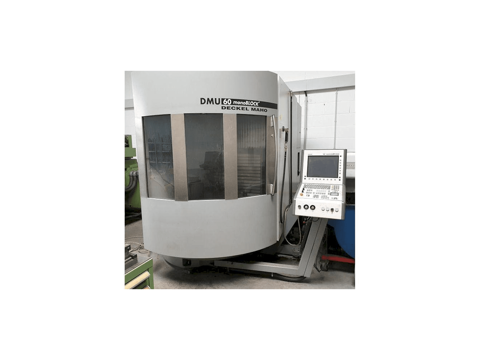 A DECKEL MAHO DMU 60 MonoBlock gép elölnézete