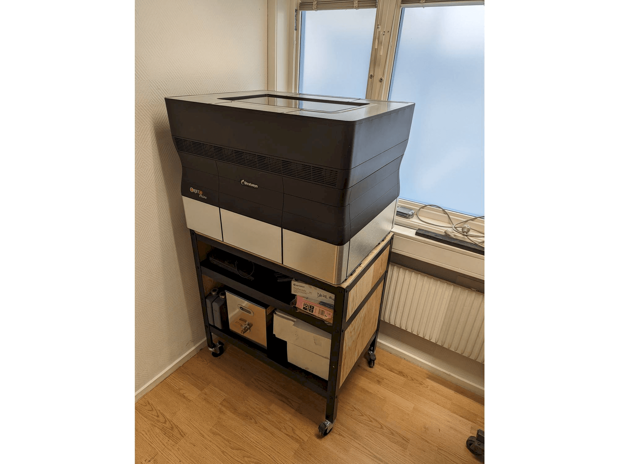 A Stratasys objet30 V3 pro gép elölnézete