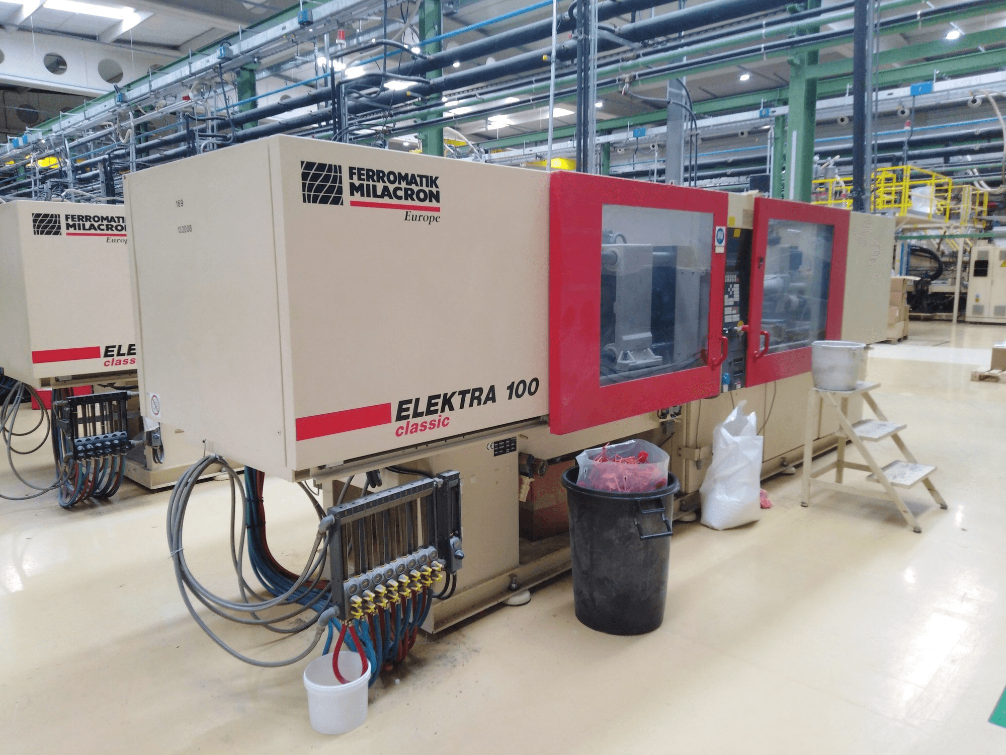 A Ferromatik Electra 100 gép elölnézete
