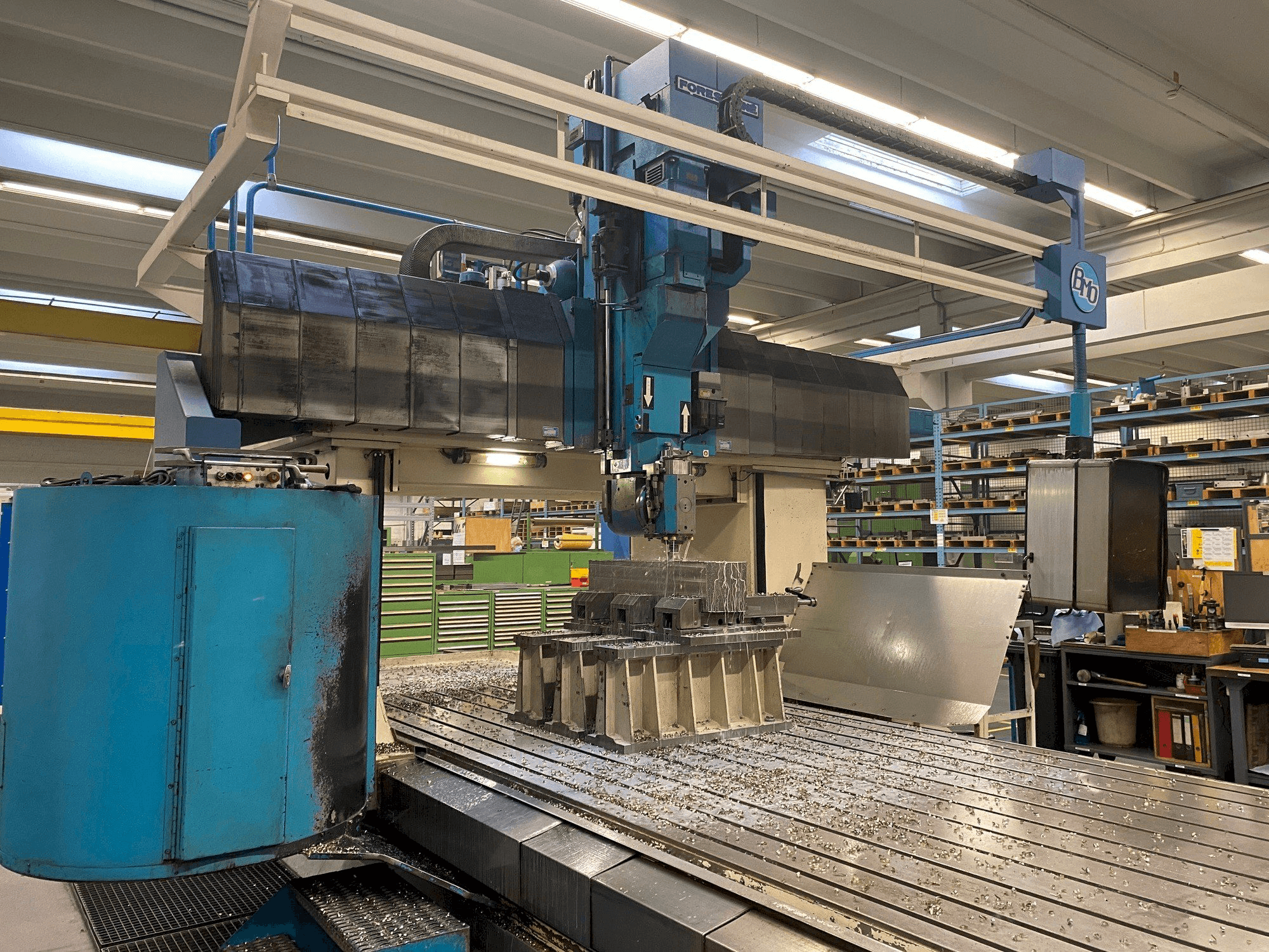 A Forest Line Seramill 240 gép elölnézete