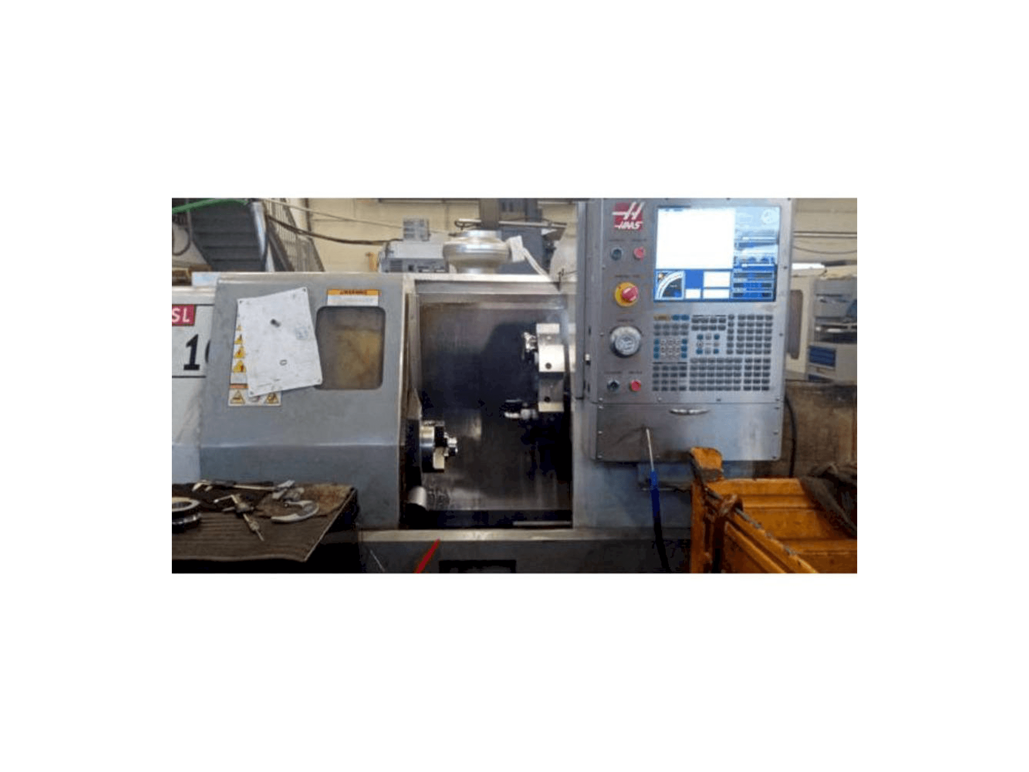 A HAAS SL-10 gép elölnézete