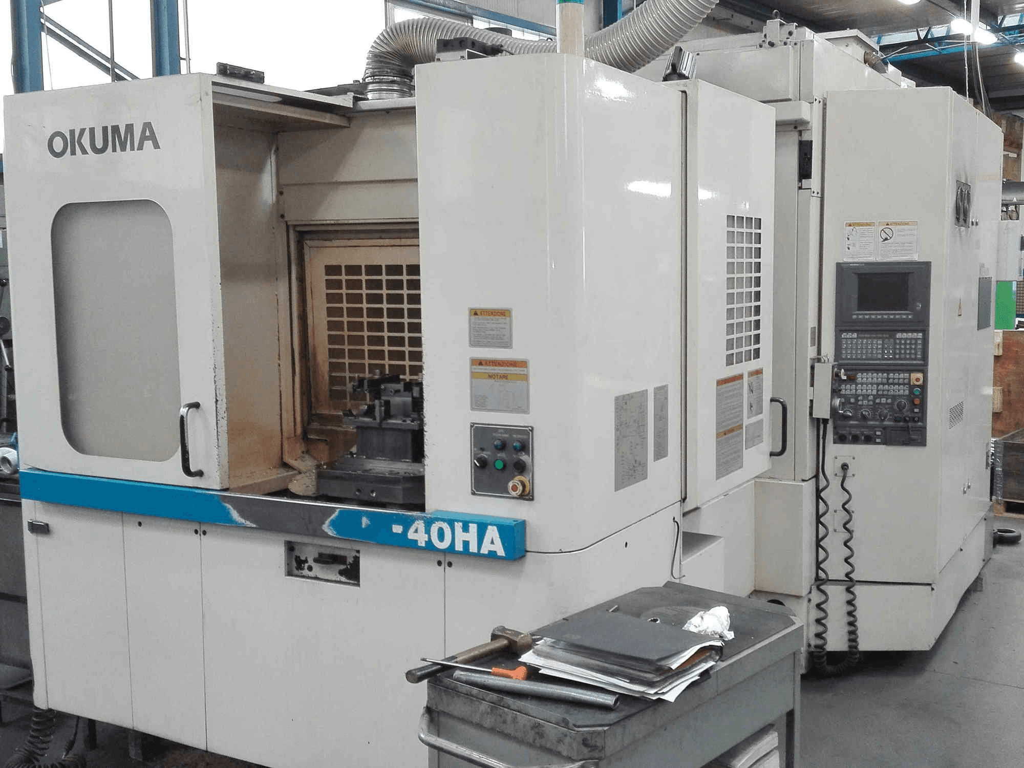 A Okuma MX 40HA gép elölnézete
