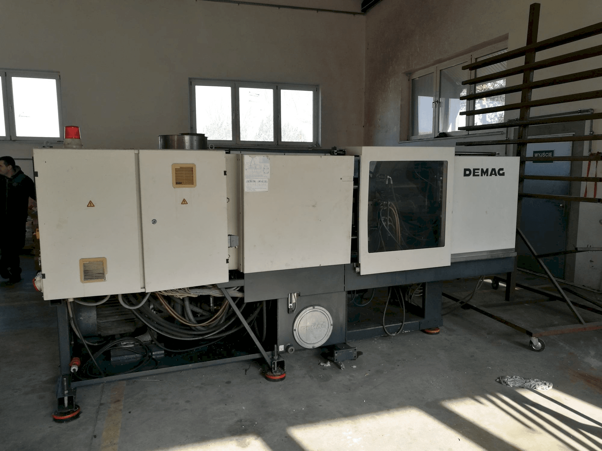 A DEMAG ERGOtech - compact 800-310 gép elölnézete