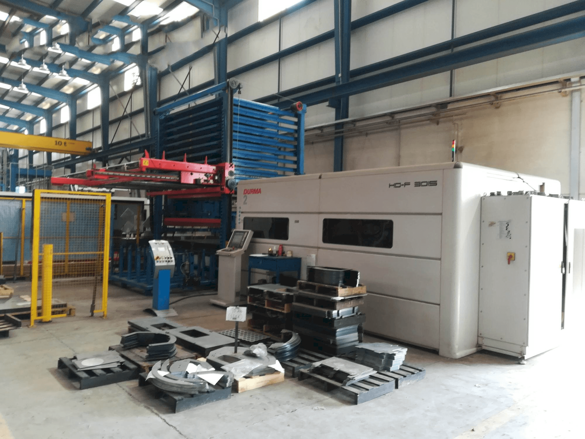 A Durma HD-F 3015 gép elölnézete