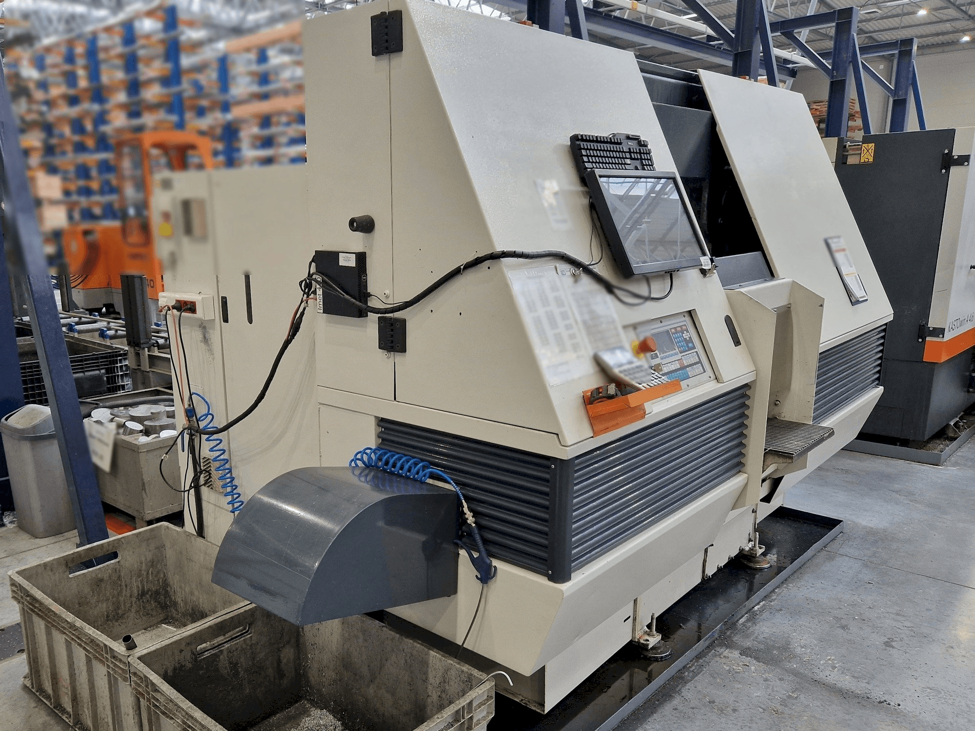 A Imet X-TECH 410 gép elölnézete