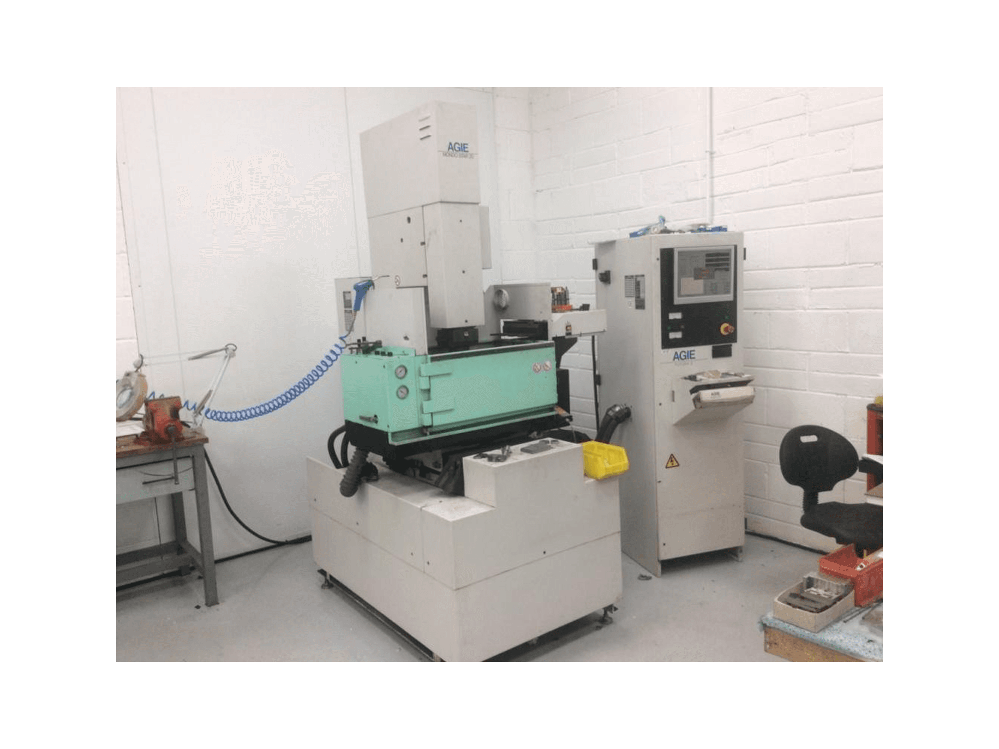 A AGIE Mondo 20 Star gép elölnézete