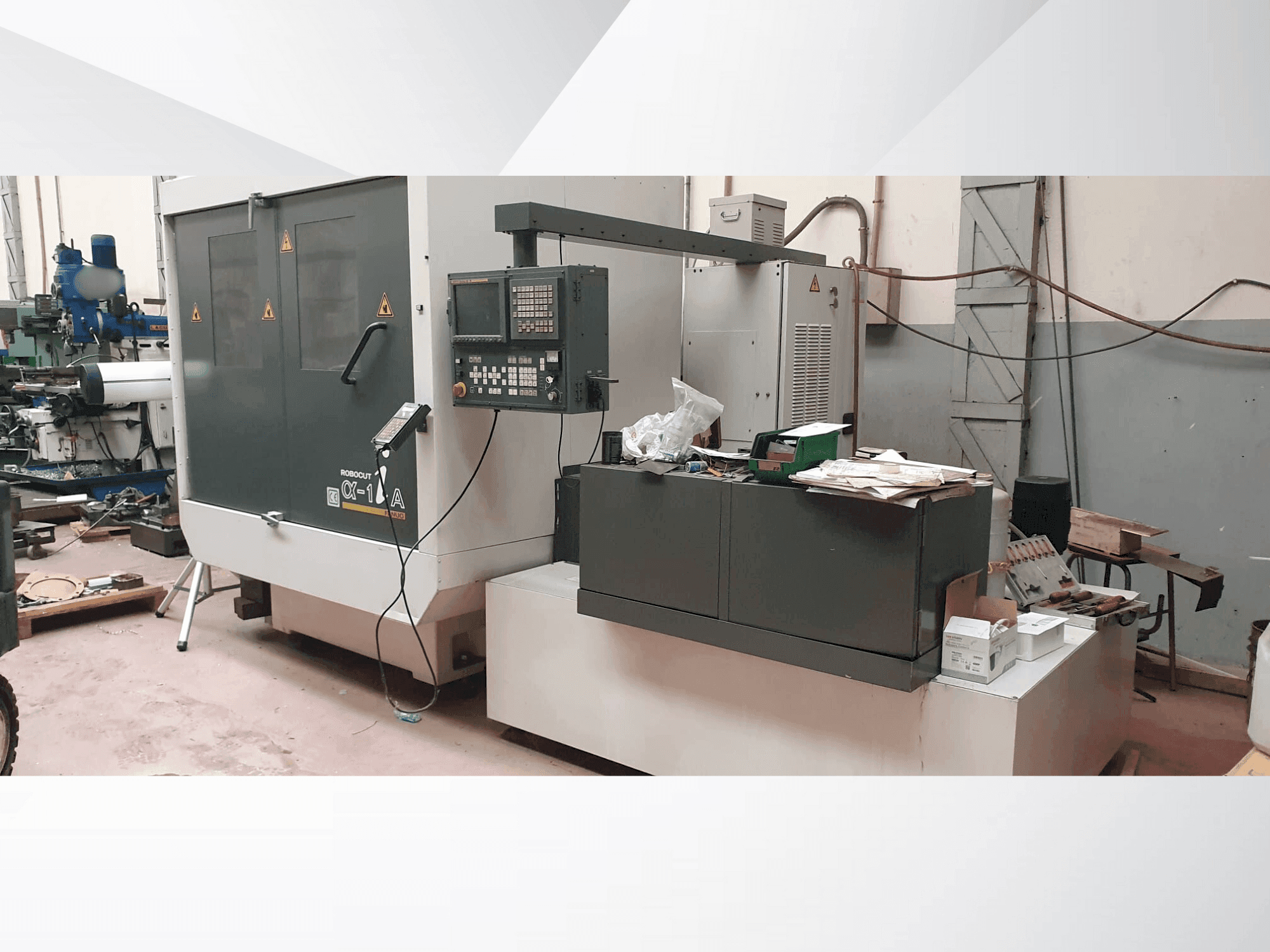 A FANUC Aplha-1iA gép elölnézete