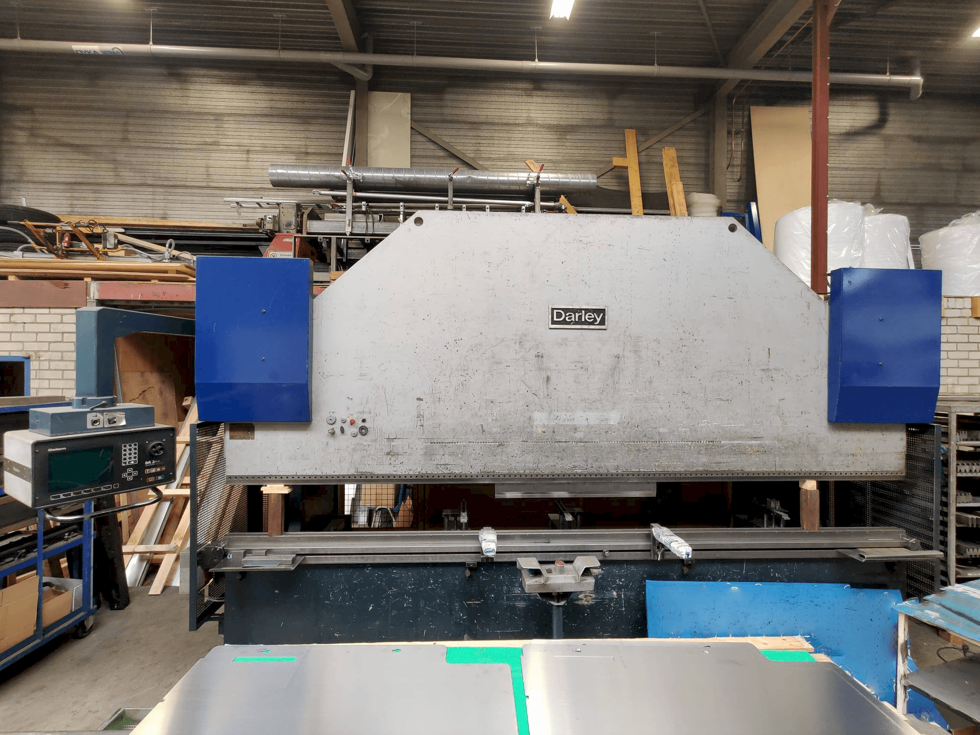 A Darley EHP150 43/37 gép elölnézete