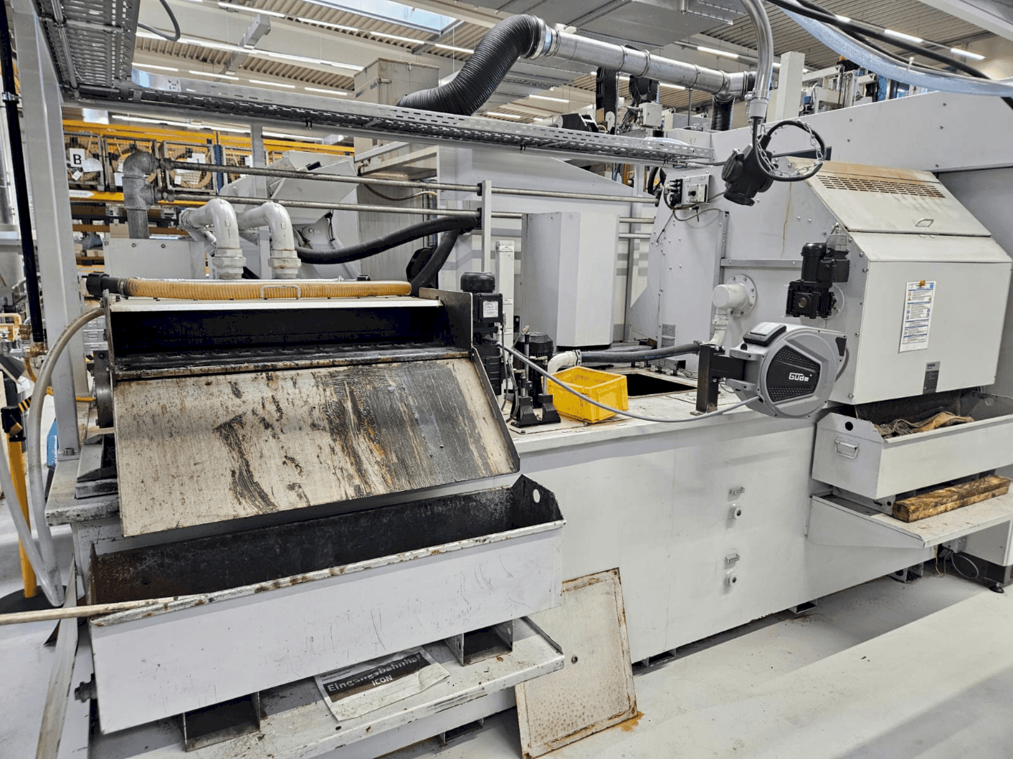 A ICON 6-250 gép elölnézete