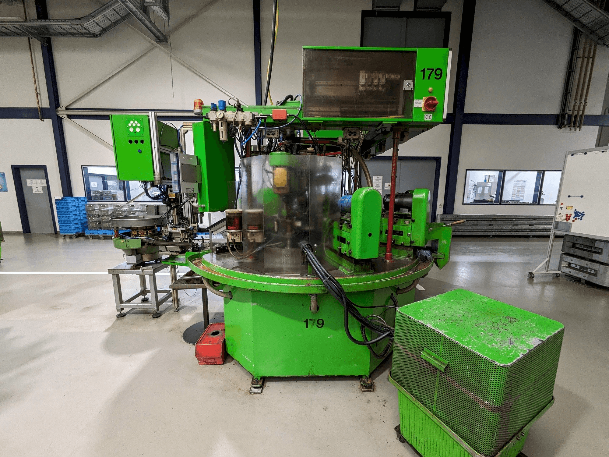 A SIHN Ring piece gép elölnézete