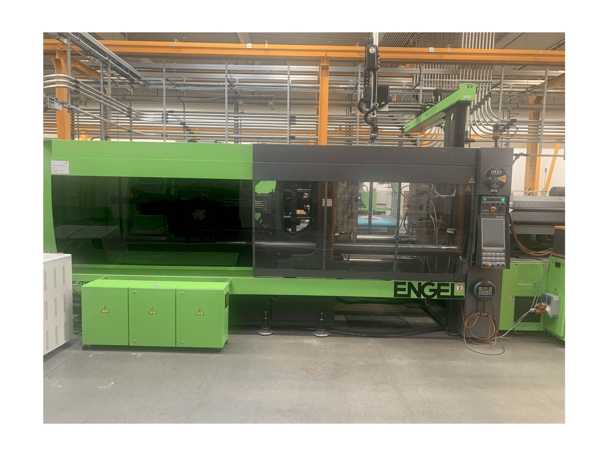 A Engel e-motion 5440/500 T gép elölnézete