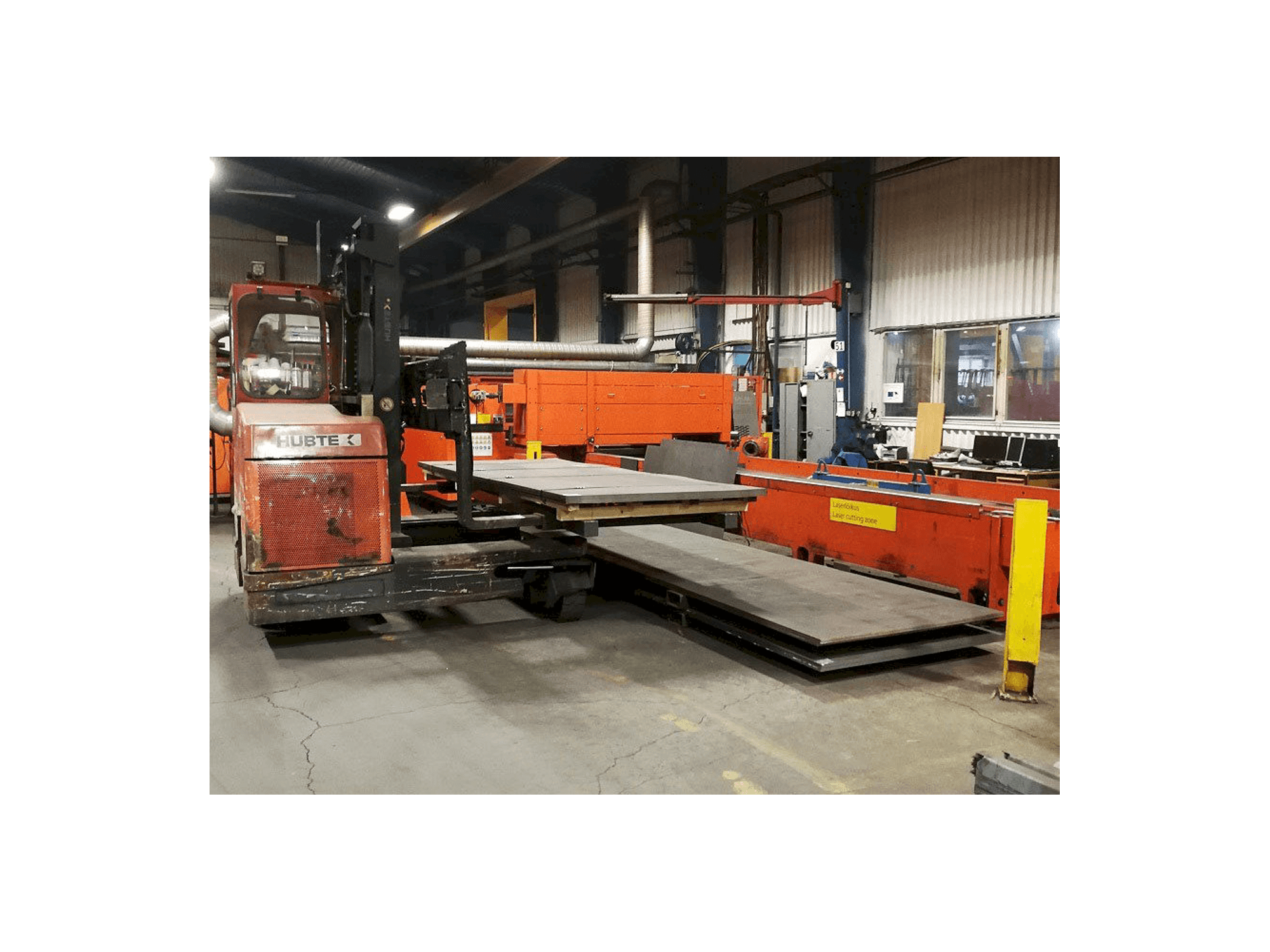 A Bystronic ByStar 3015 gép elölnézete