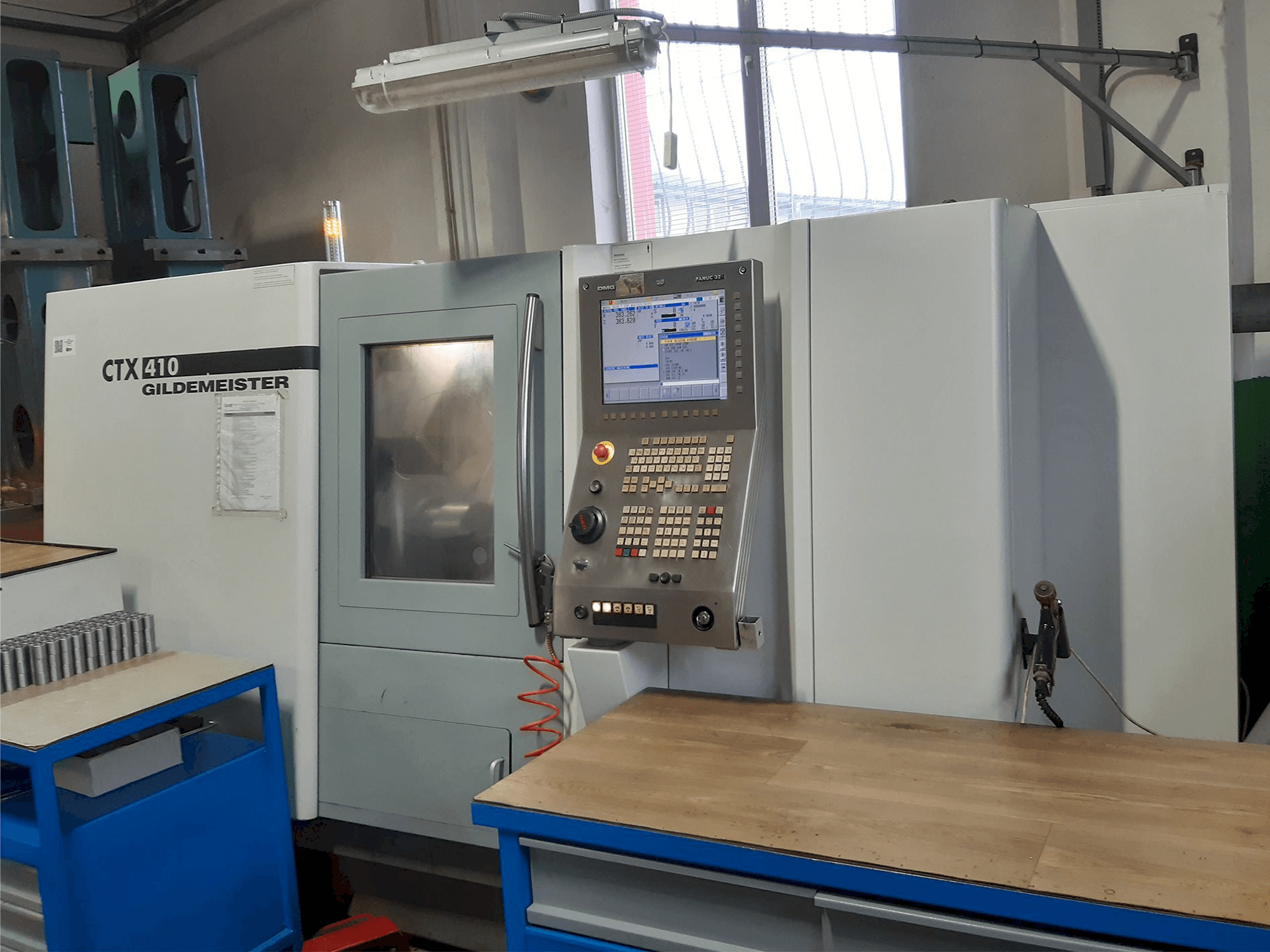 A Gildemeister CTX 410 gép elölnézete