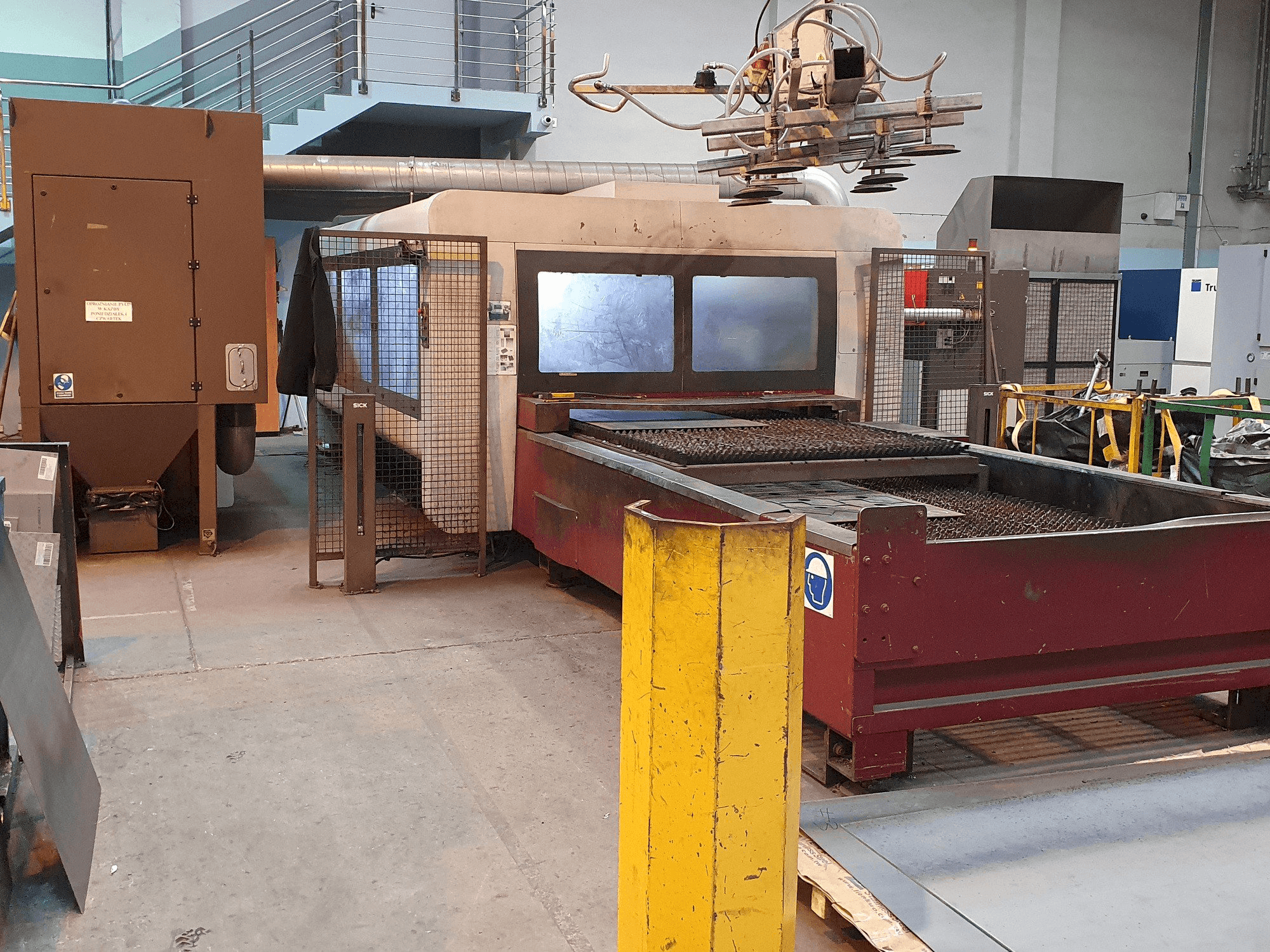 A Bystronic BySprint Pro 3015 gép oldalnézete