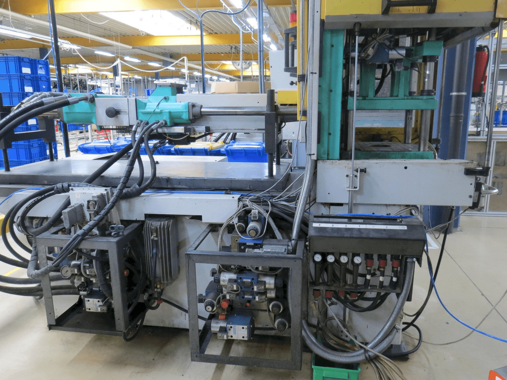 A Arburg Allrounder 320 C / S 500-250 Vo gép elölnézete