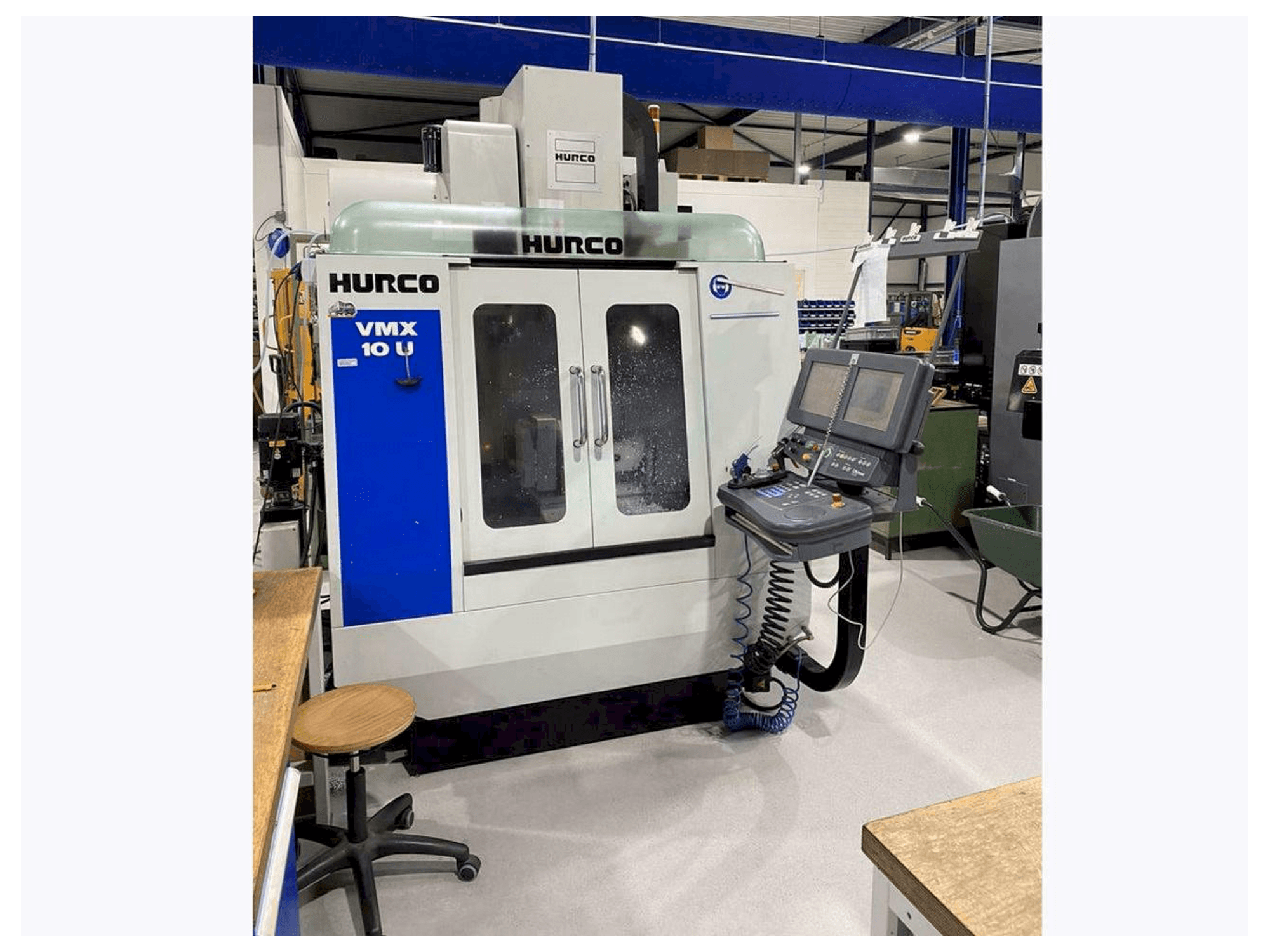 A Hurco VMX 10 U 5 gép elölnézete