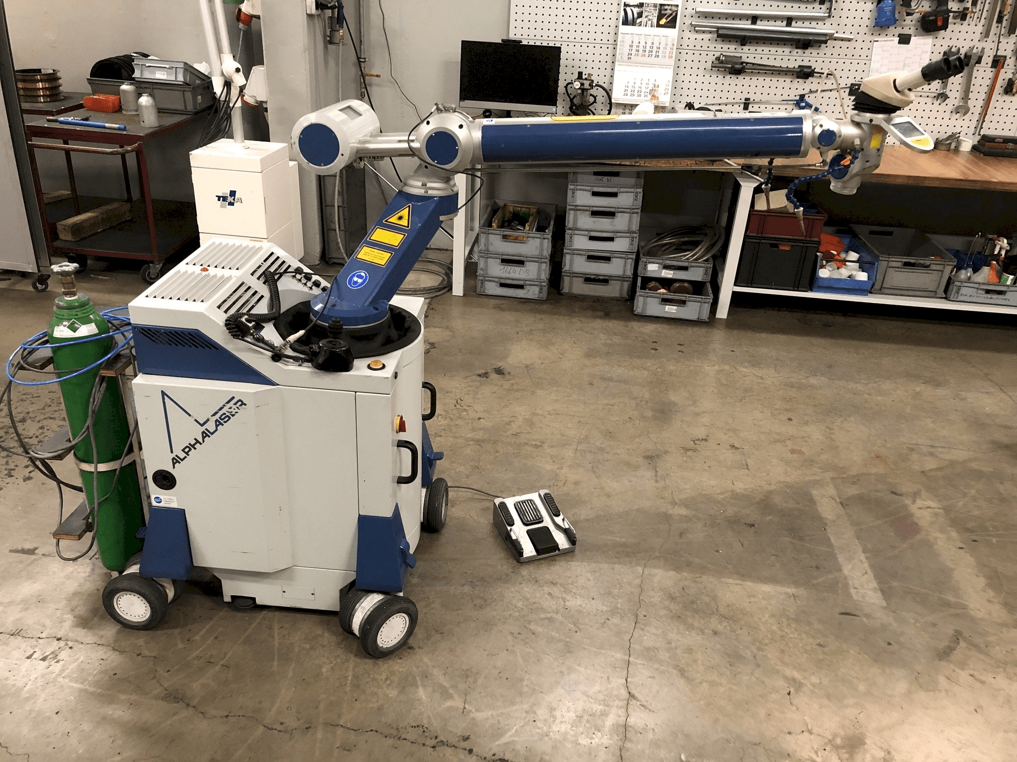 A ALPHA LASER ALM 200 gép bal oldali nézete