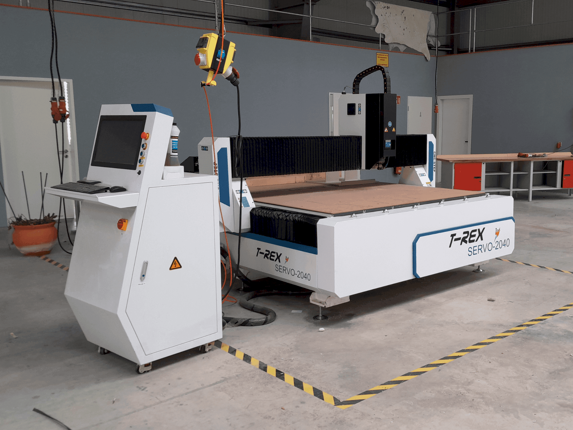 A T-Rex Servo 2040 gép elölnézete