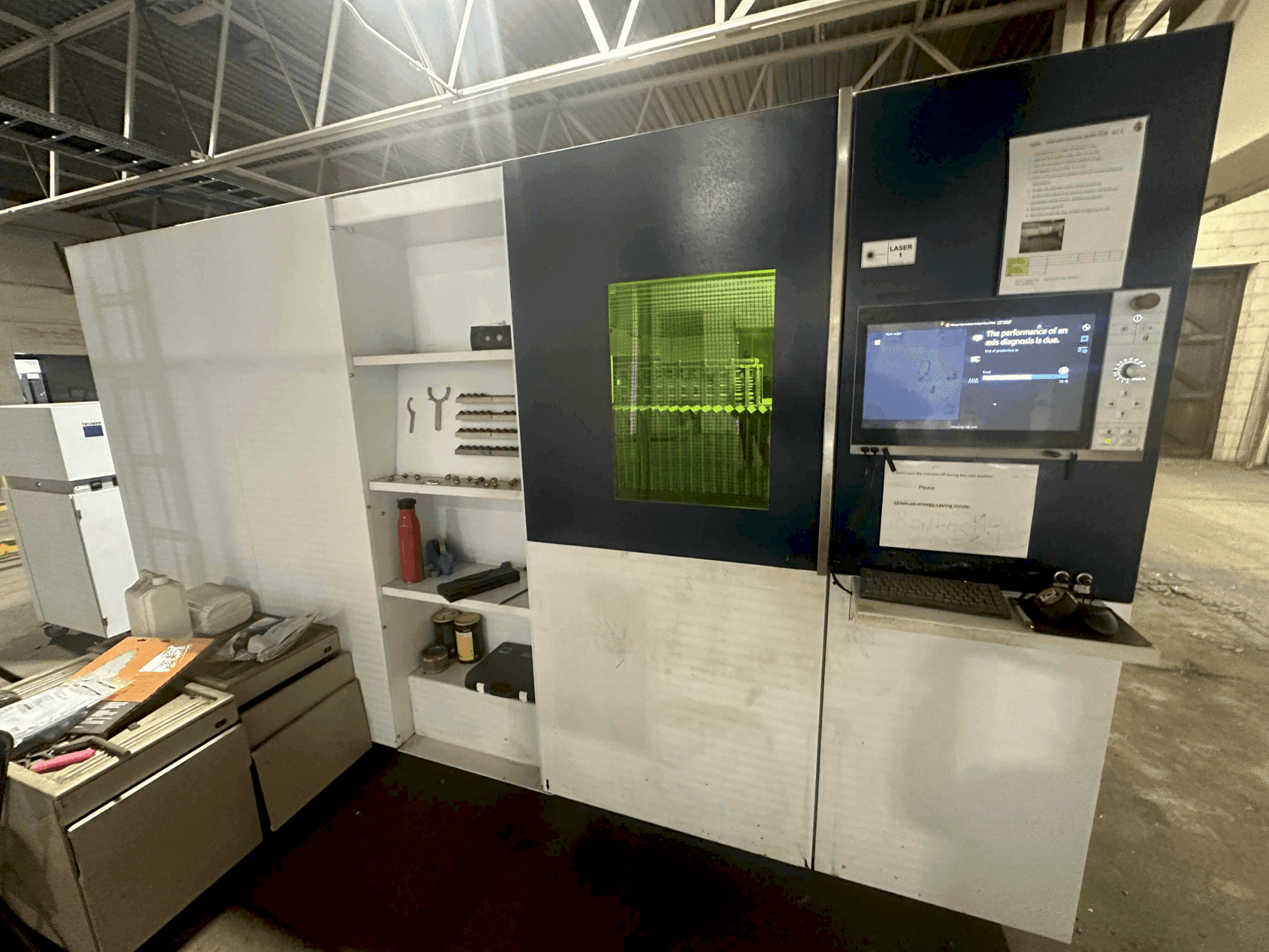 A TRUMPF Trulaser 1040 Fiber gép elölnézete