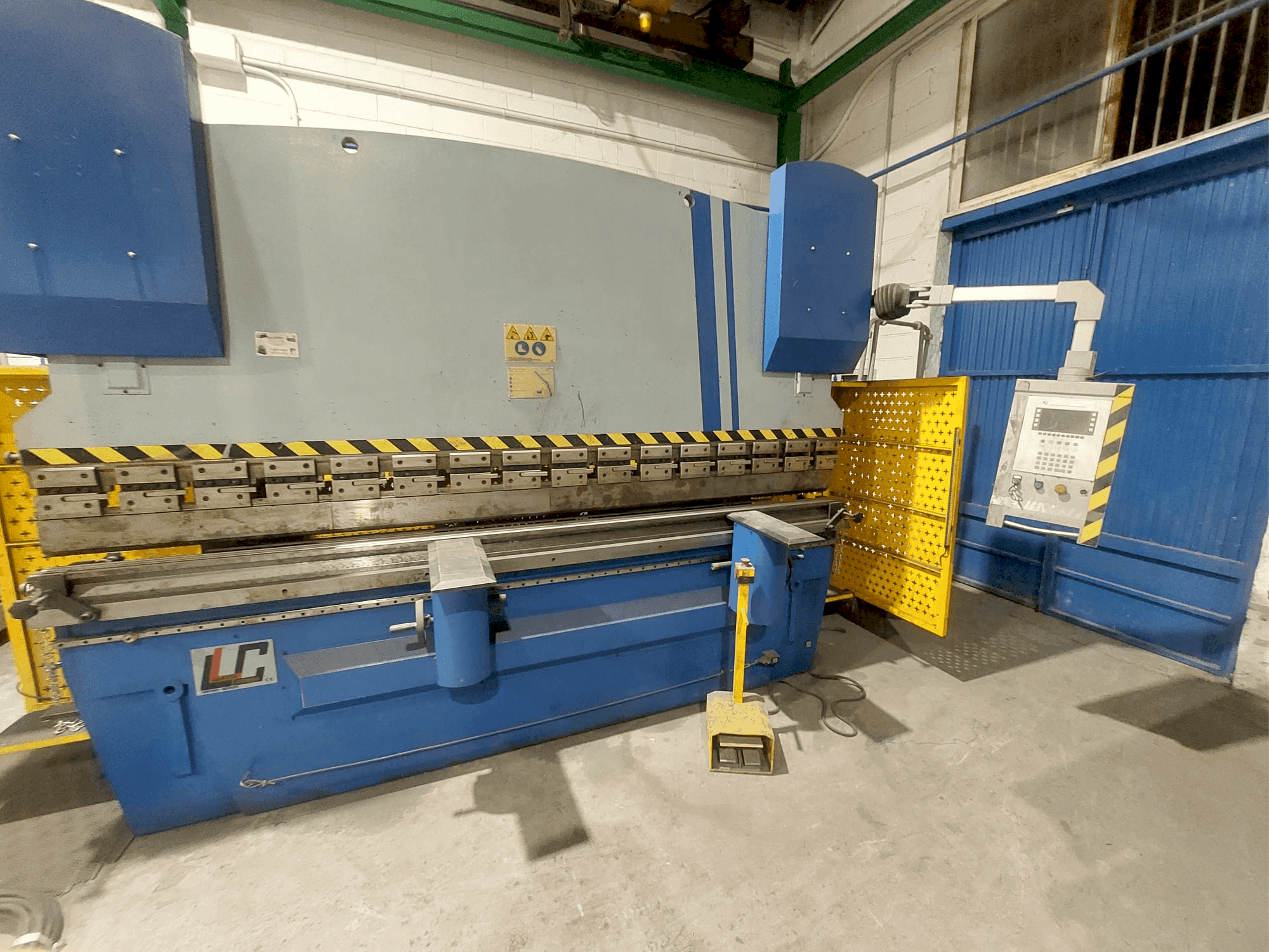 A FEYSAMA LLC PH 125/3200 gép elölnézete