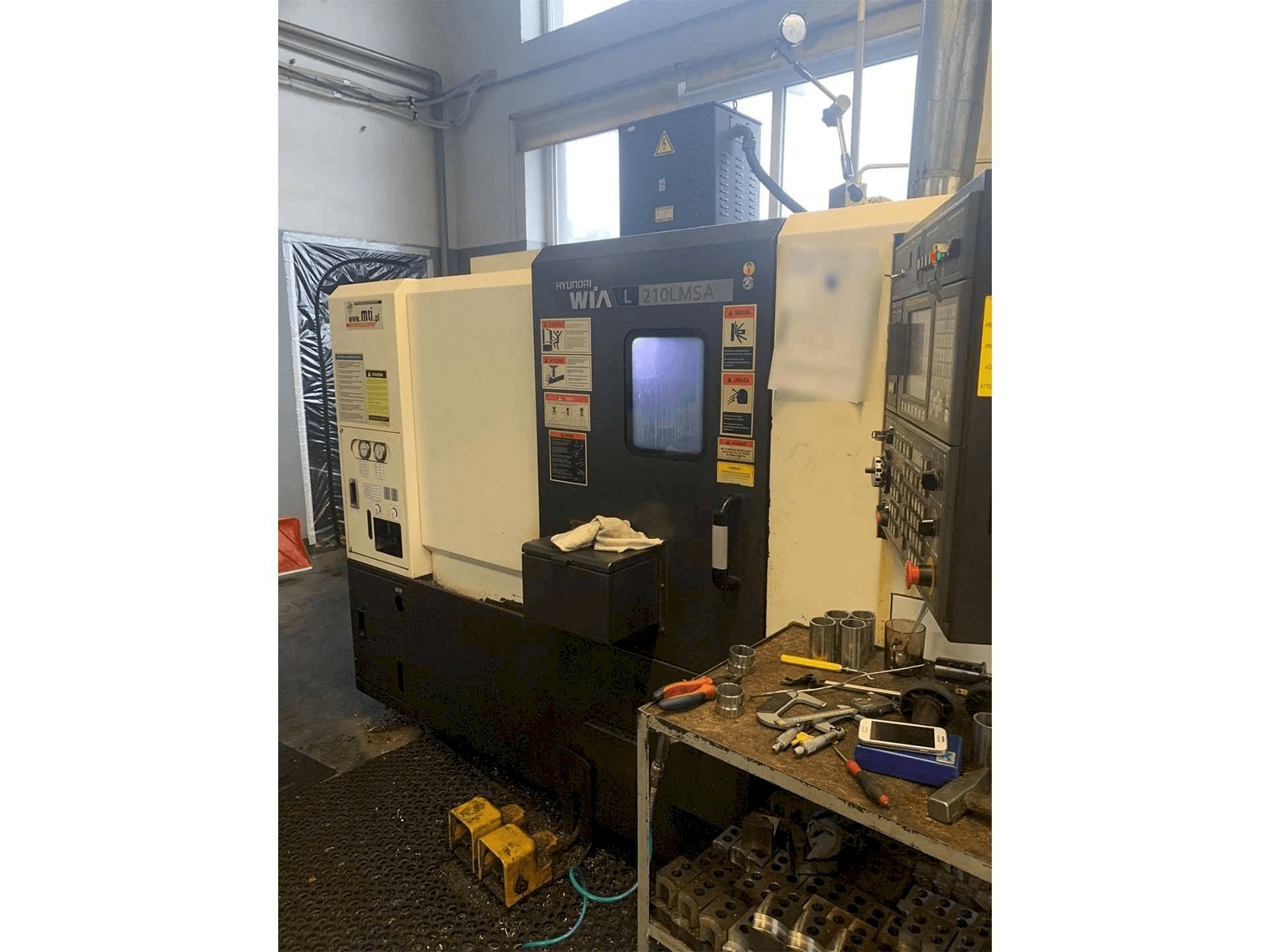 A Hyundai Wia L210LMSA gép elölnézete