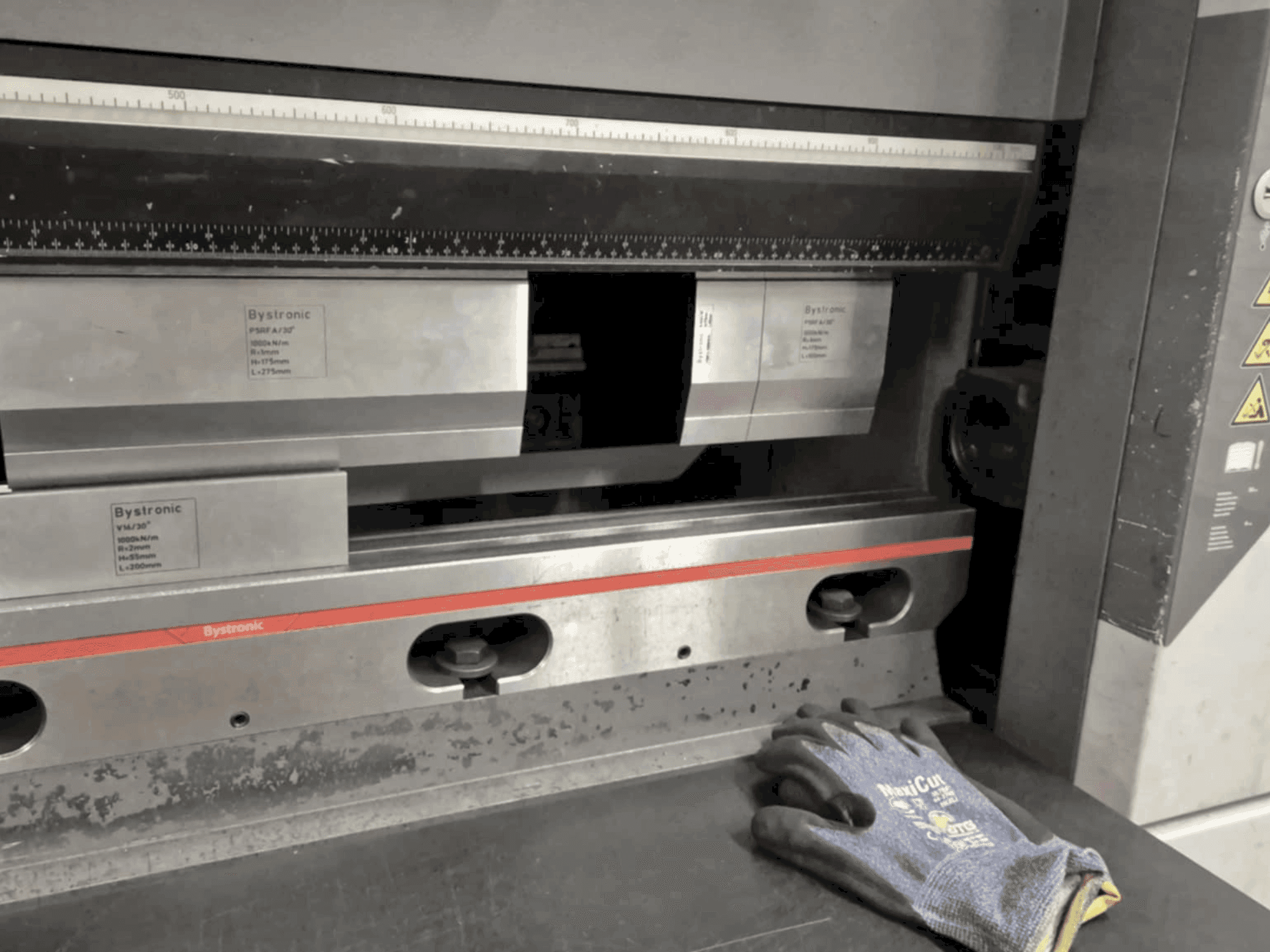 A Bystronic Xpert 40/1030 gép elölnézete