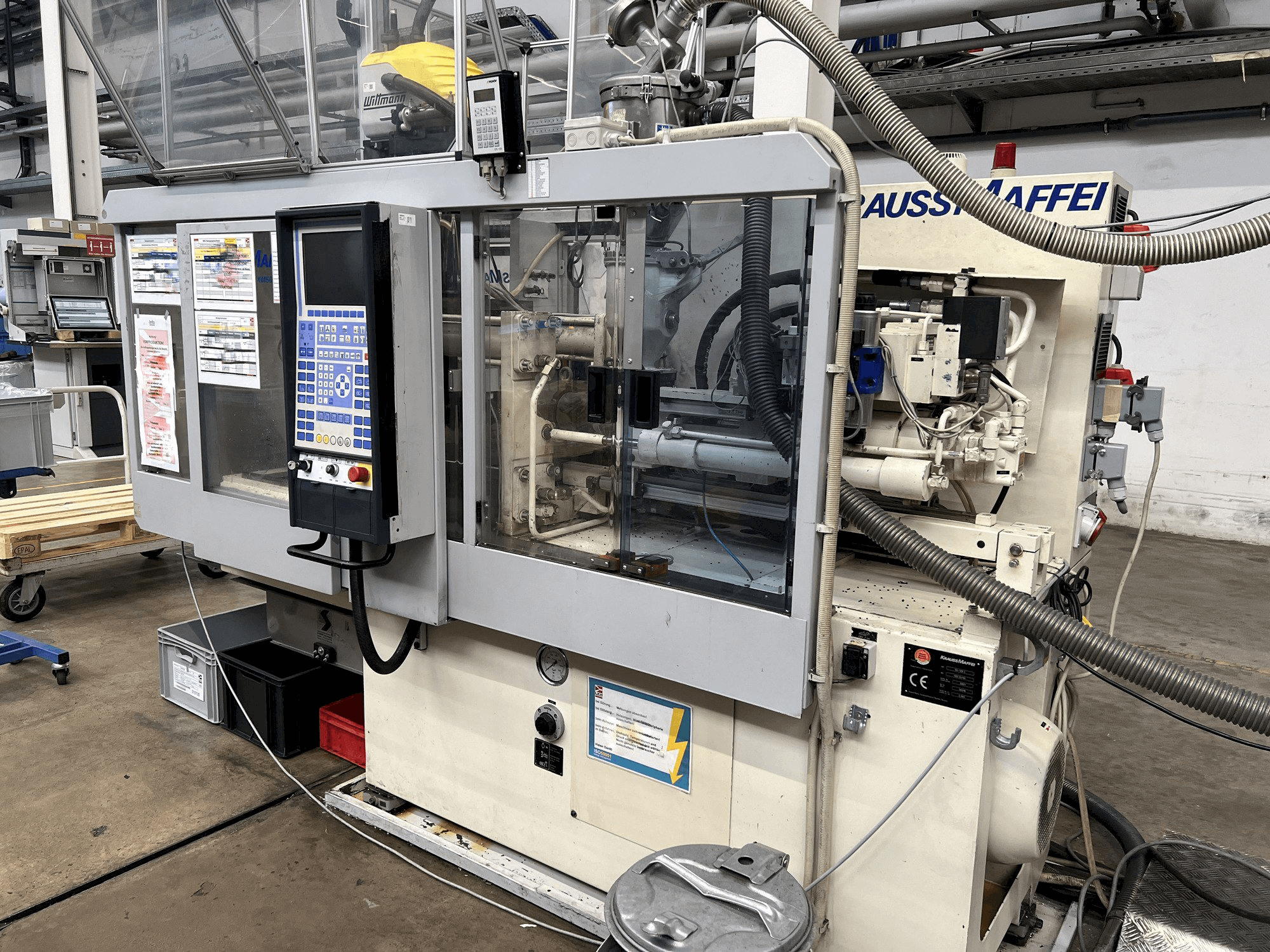 A Krauss Maffei KM 50-125 C1 gép elölnézete