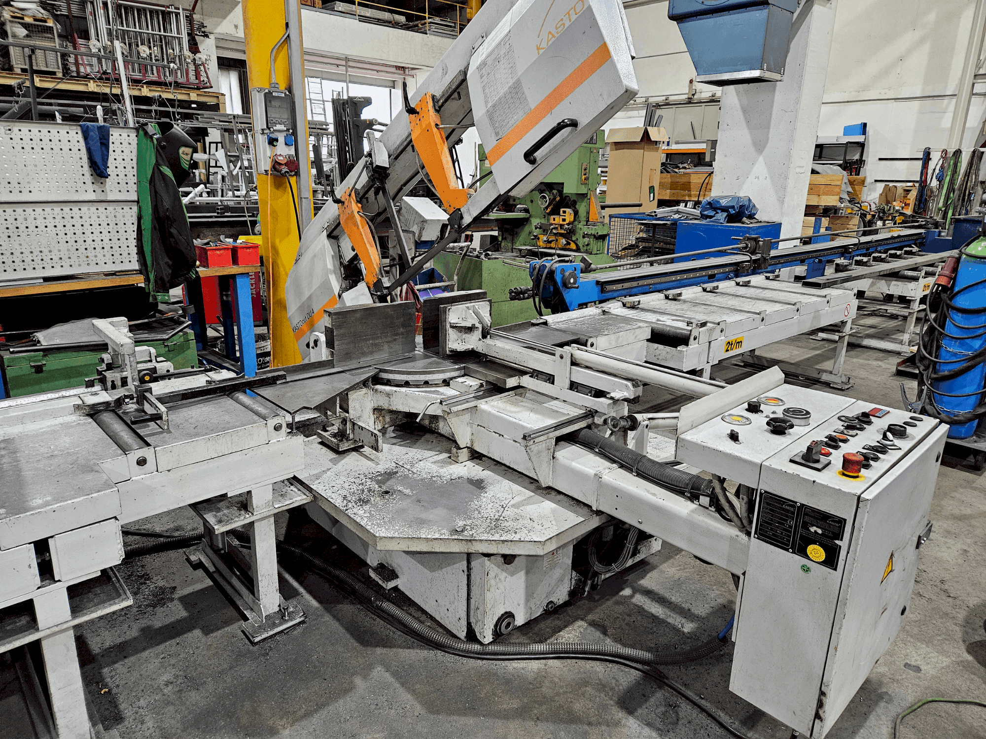 A KASTO cut DU 4 gép elölnézete