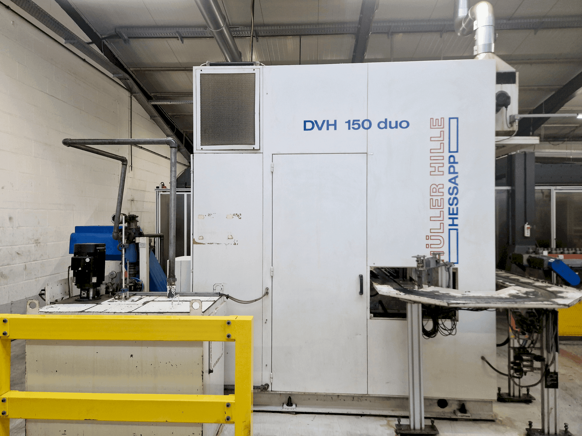 A HULLER HILLE DVH 150 Duo gép elölnézete